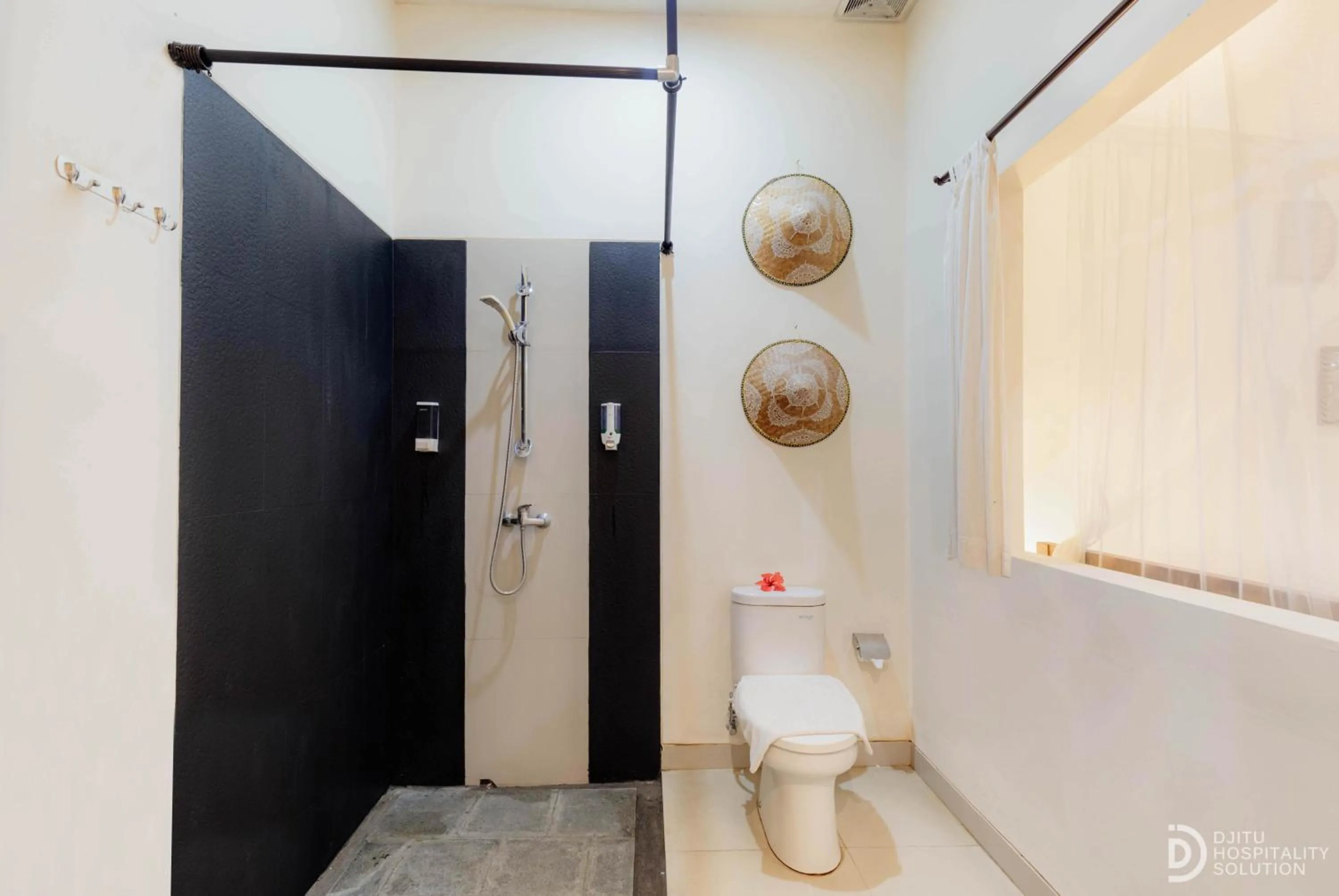 Shower in Taman Indrakila