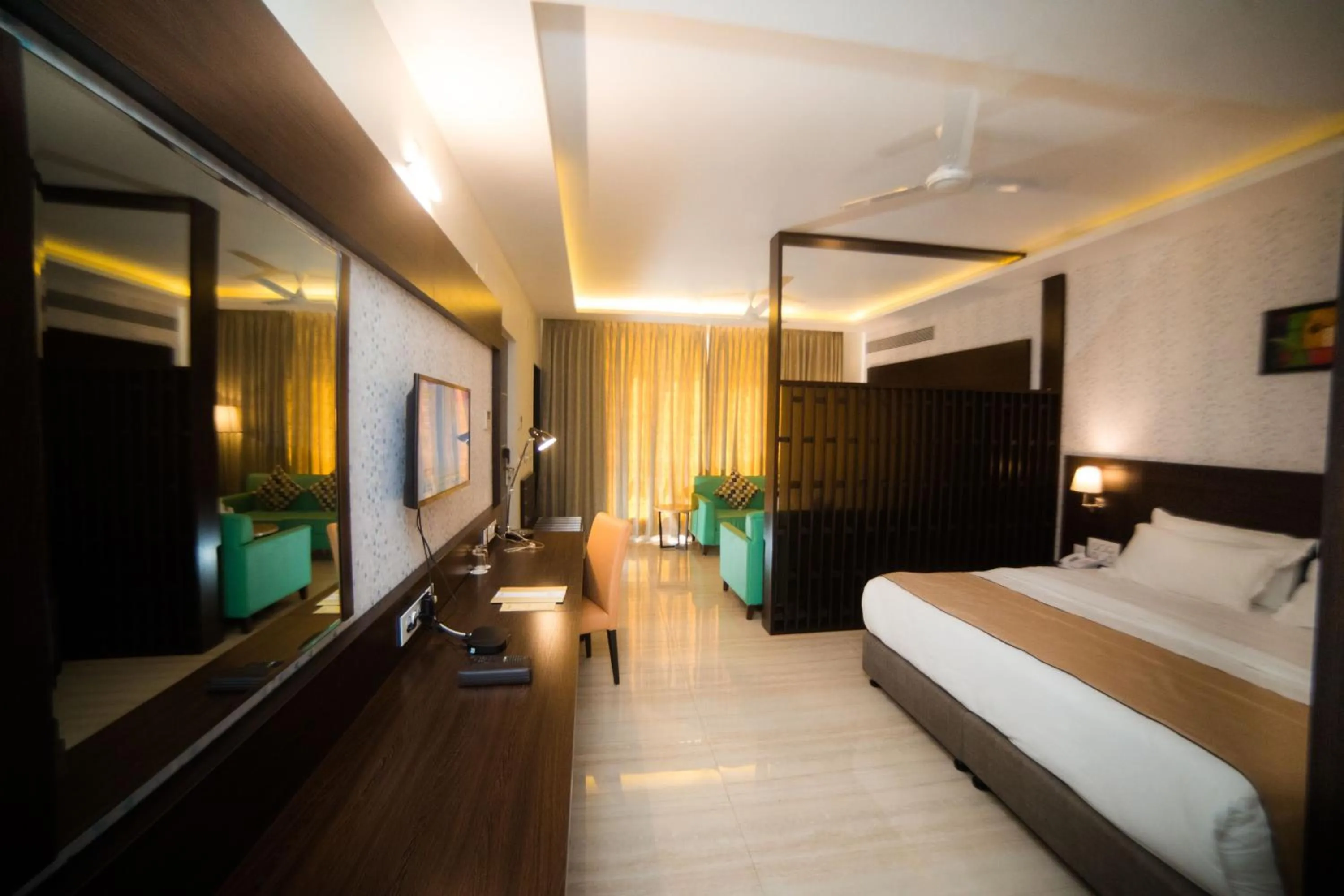 Photo of the whole room, Bed in Fortune Plaza Hotel