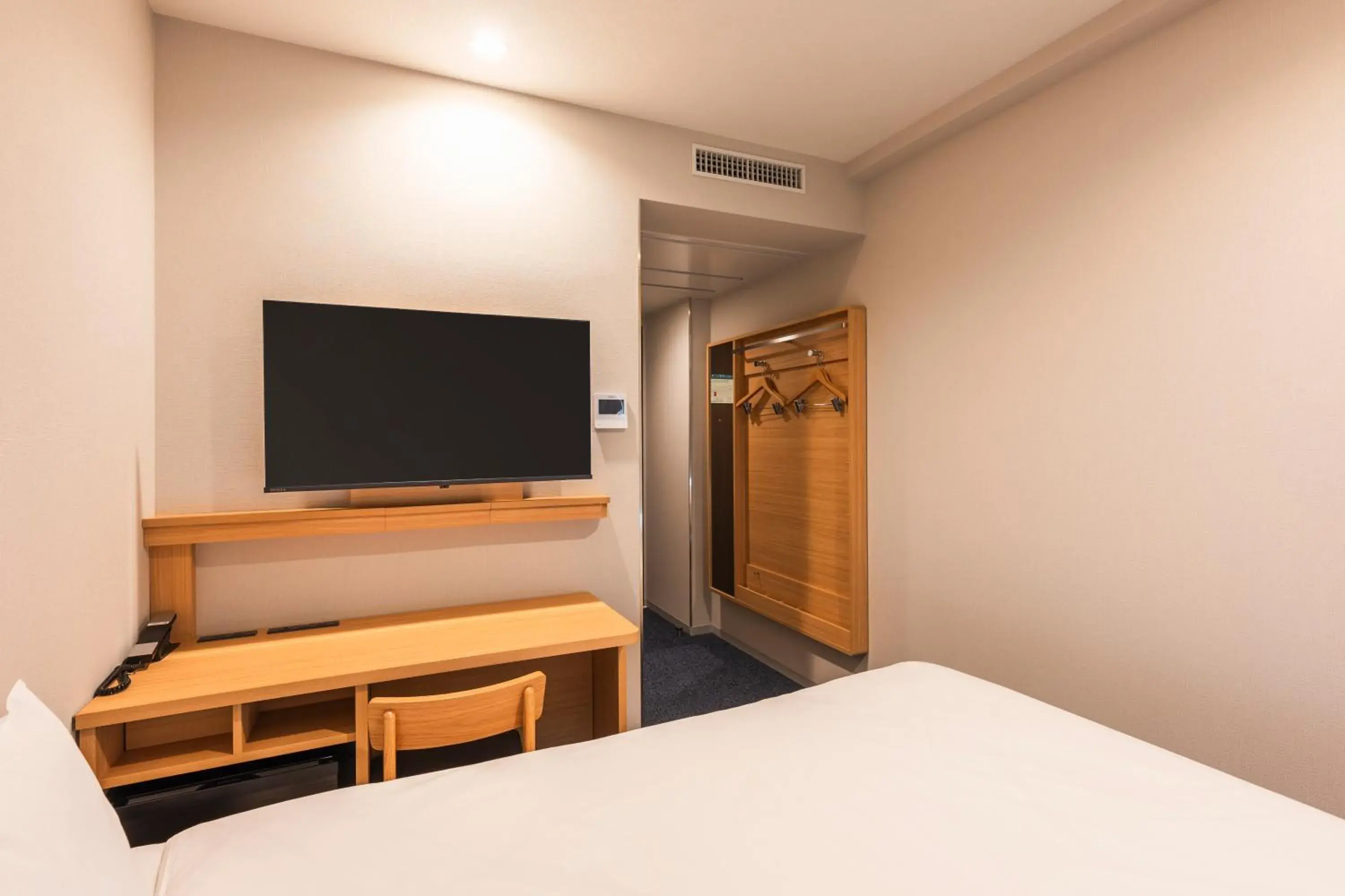 Photo of the whole room, Bed in Sotetsu Fresa Inn Fujisawa Shonandai Photo of the whole room, Bed in Sotetsu Fresa Inn Fujisawa Shonandai