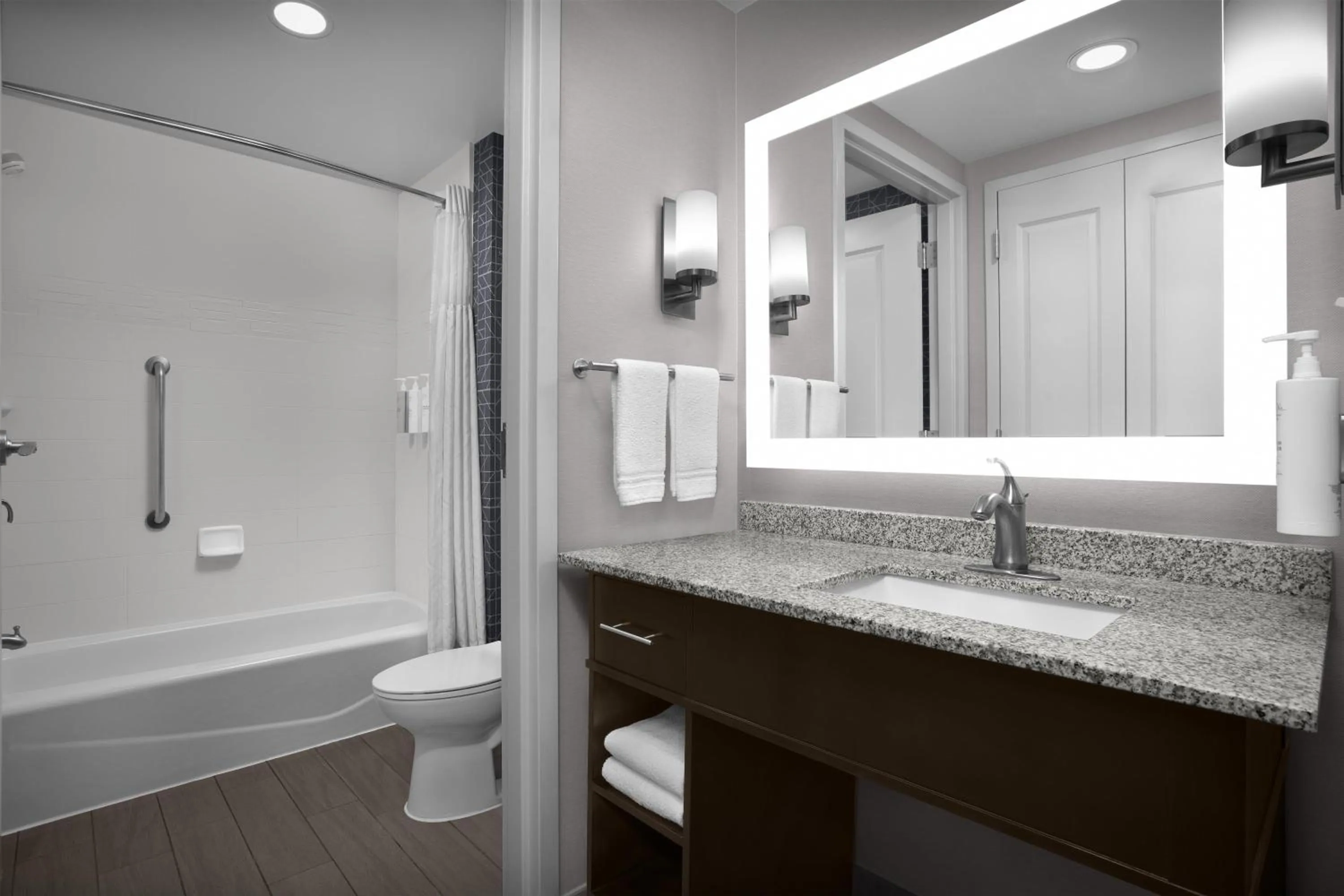 Bathroom in Homewood Suites by Hilton Washington DC NoMa Union Station