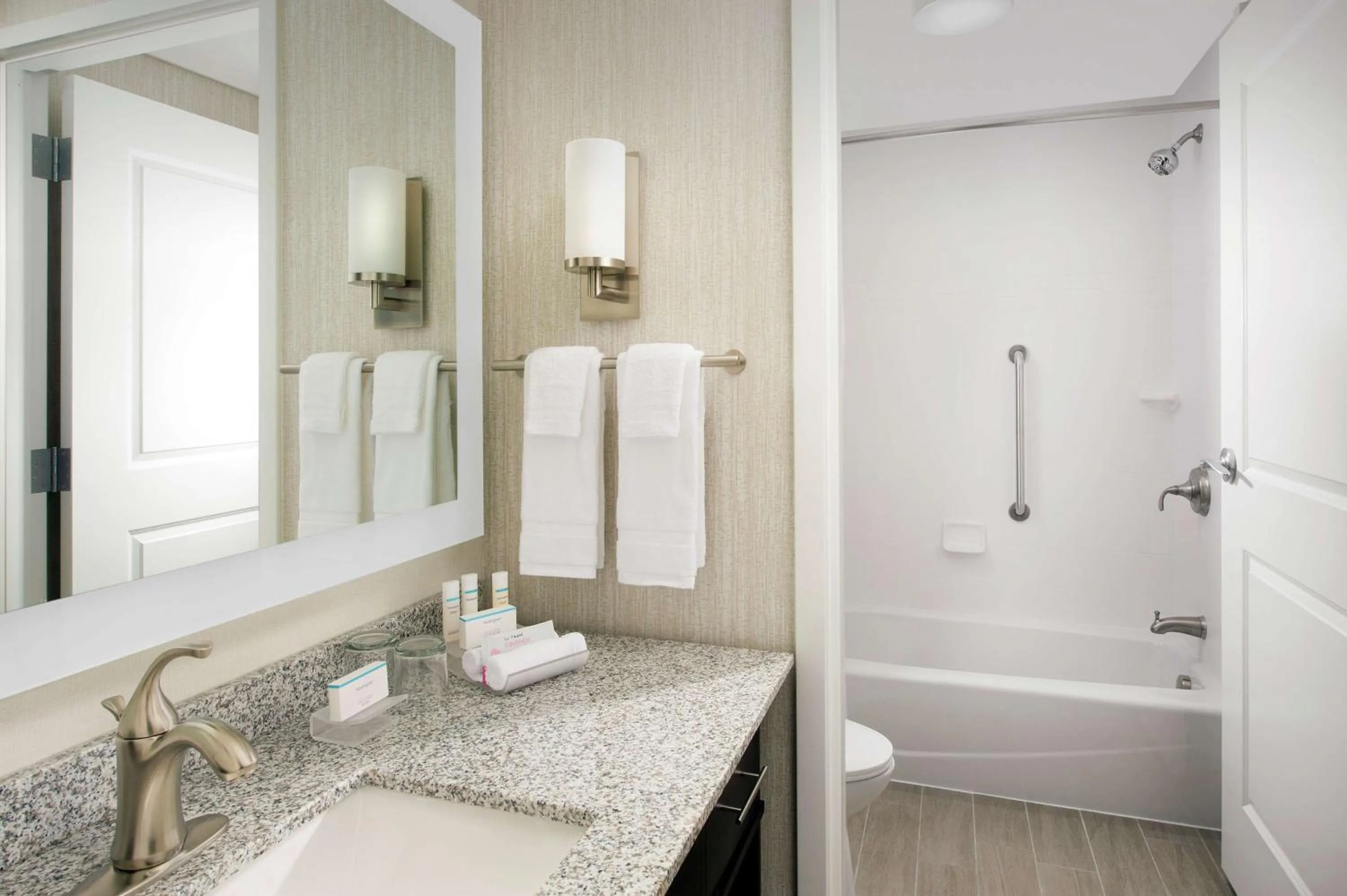 Bathroom in Homewood Suites by Hilton Washington DC NoMa Union Station