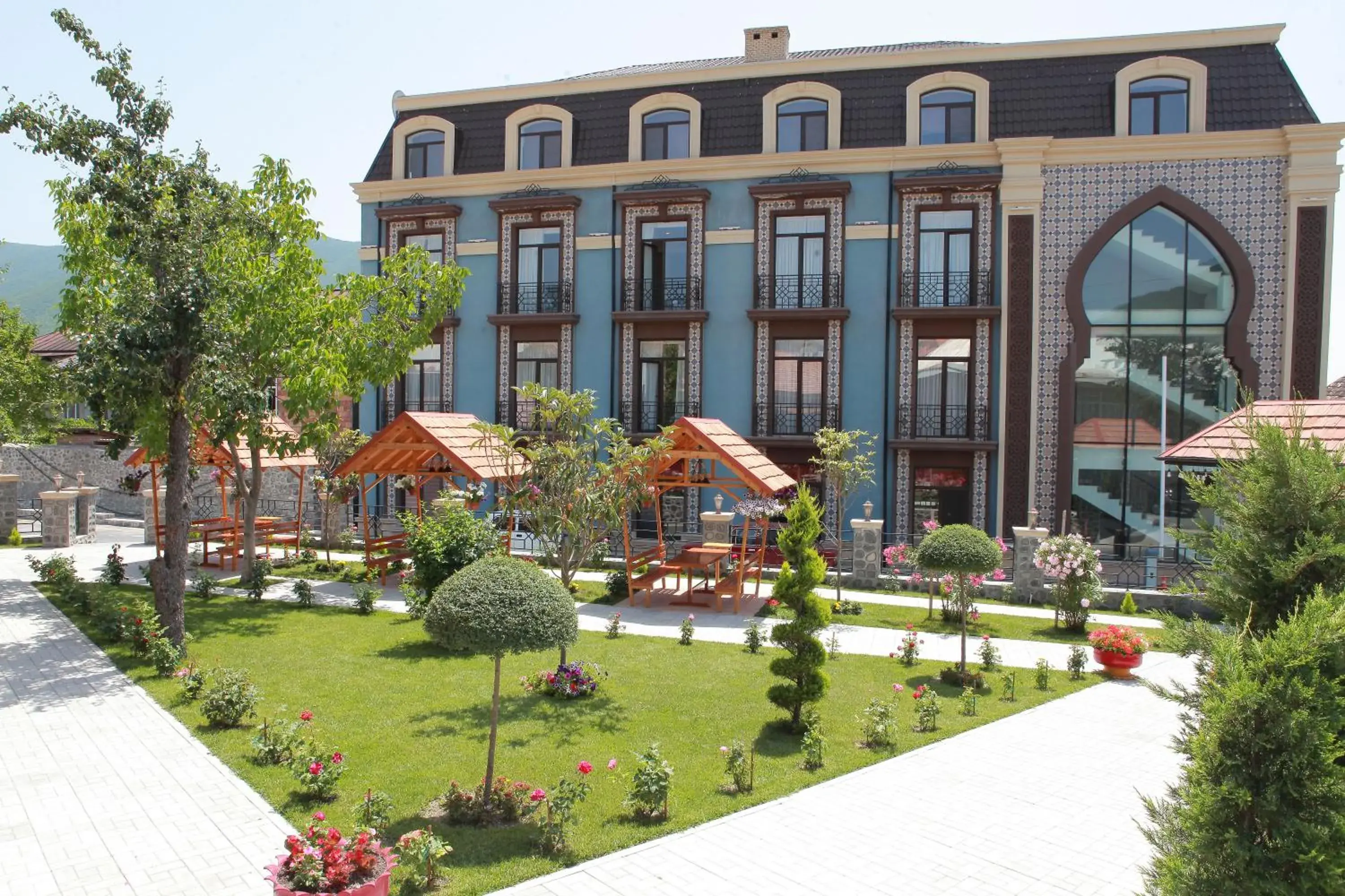 Property building in Macara Sheki City Hotel Property building in Macara Sheki City Hotel