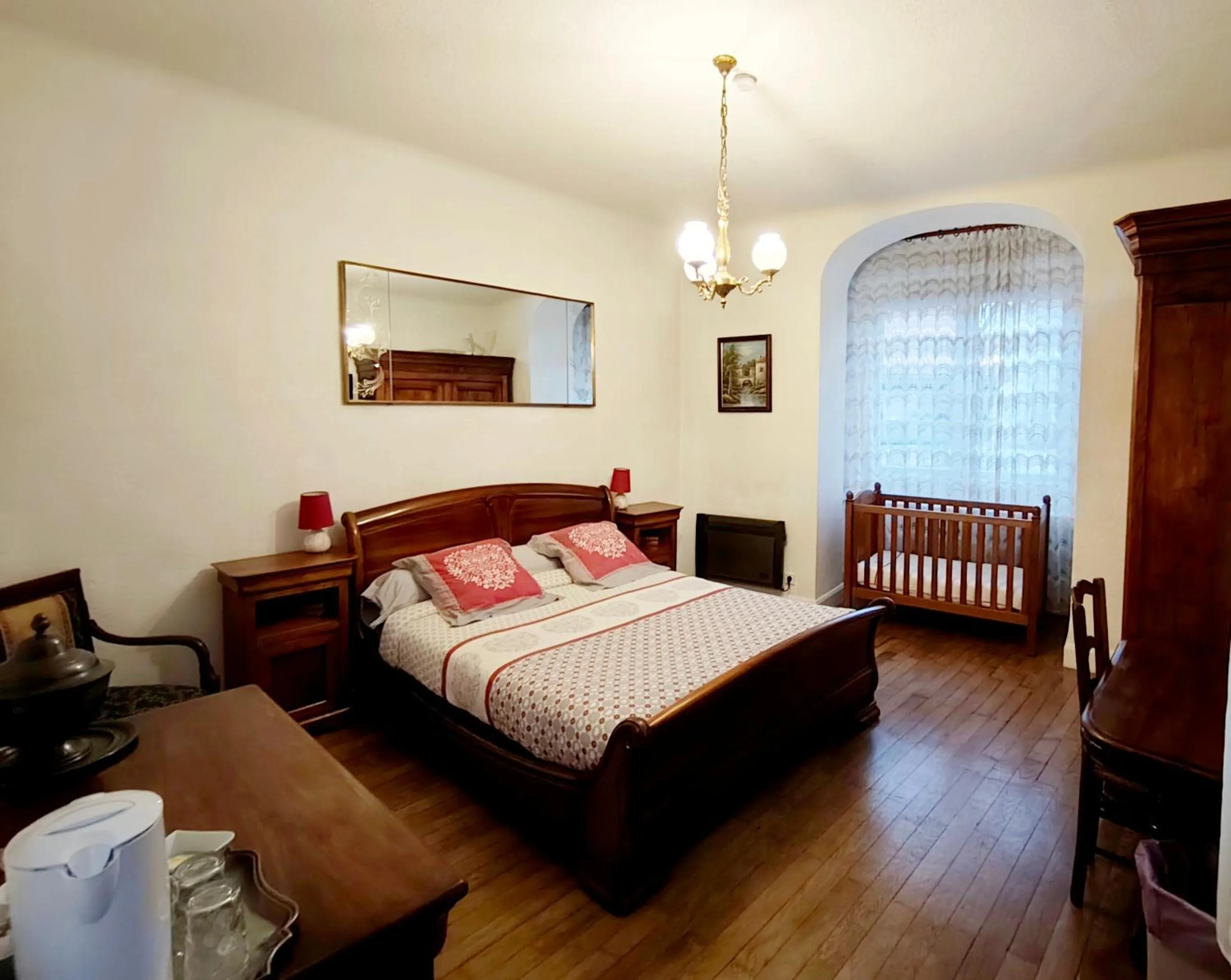 Bed in A la Grenouille du Jura - Chambres d'Hôtes de Charme Oyonnax Nantua