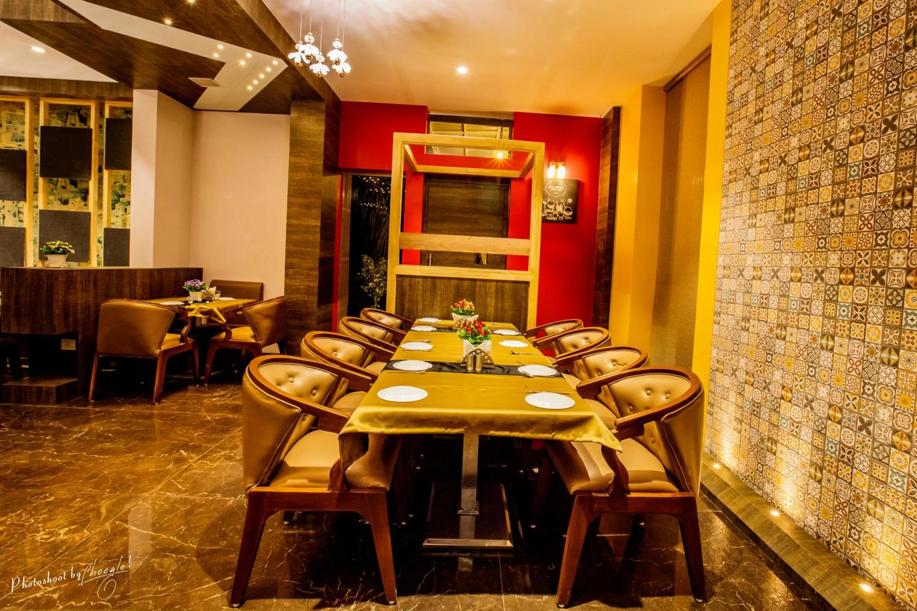 Restaurant/places to eat in Hotel Prabha Palace