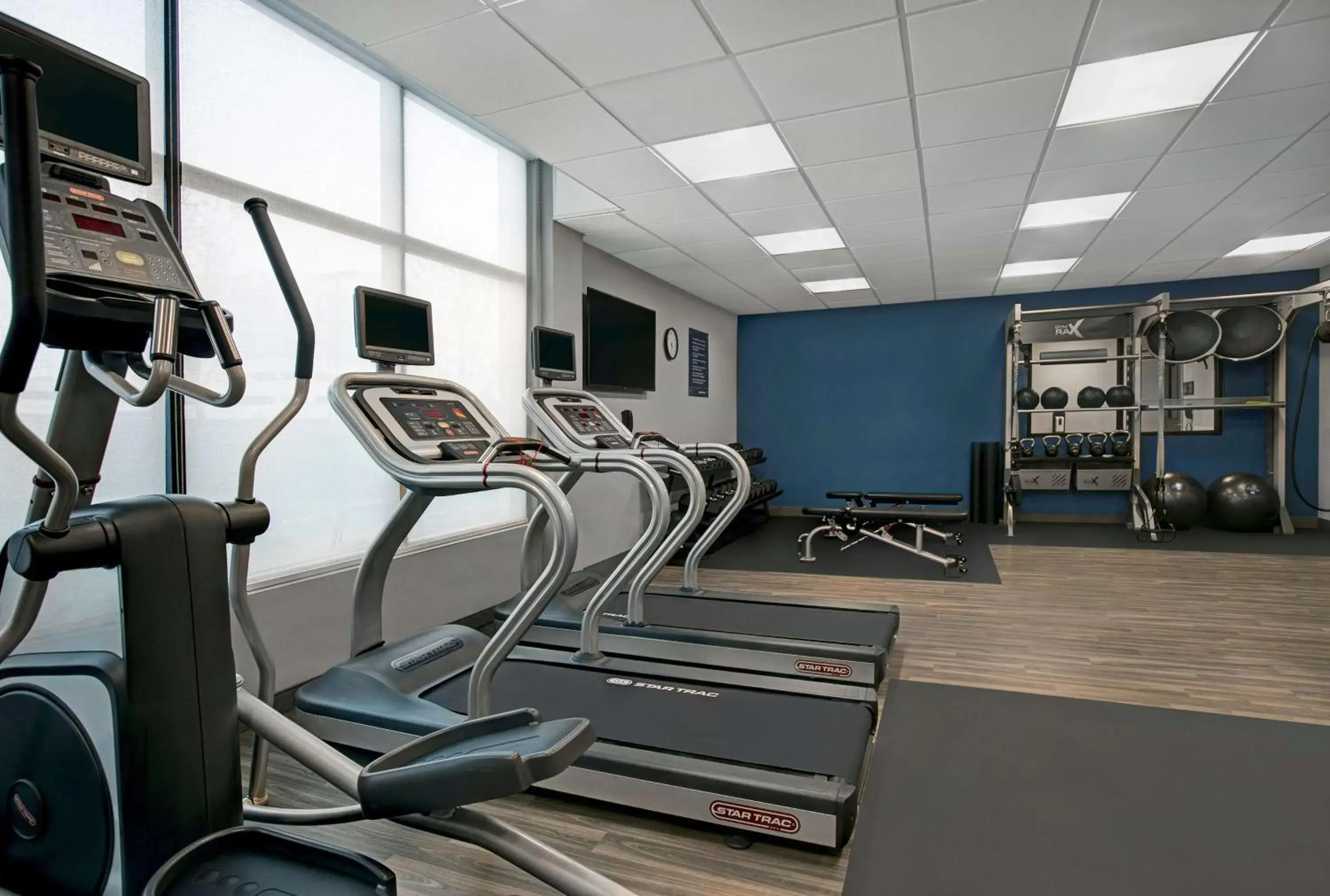 Fitness centre/facilities in Hampton Inn & Suites Dallas - Farmers Branch Fitness centre/facilities in Hampton Inn & Suites Dallas - Farmers Branch