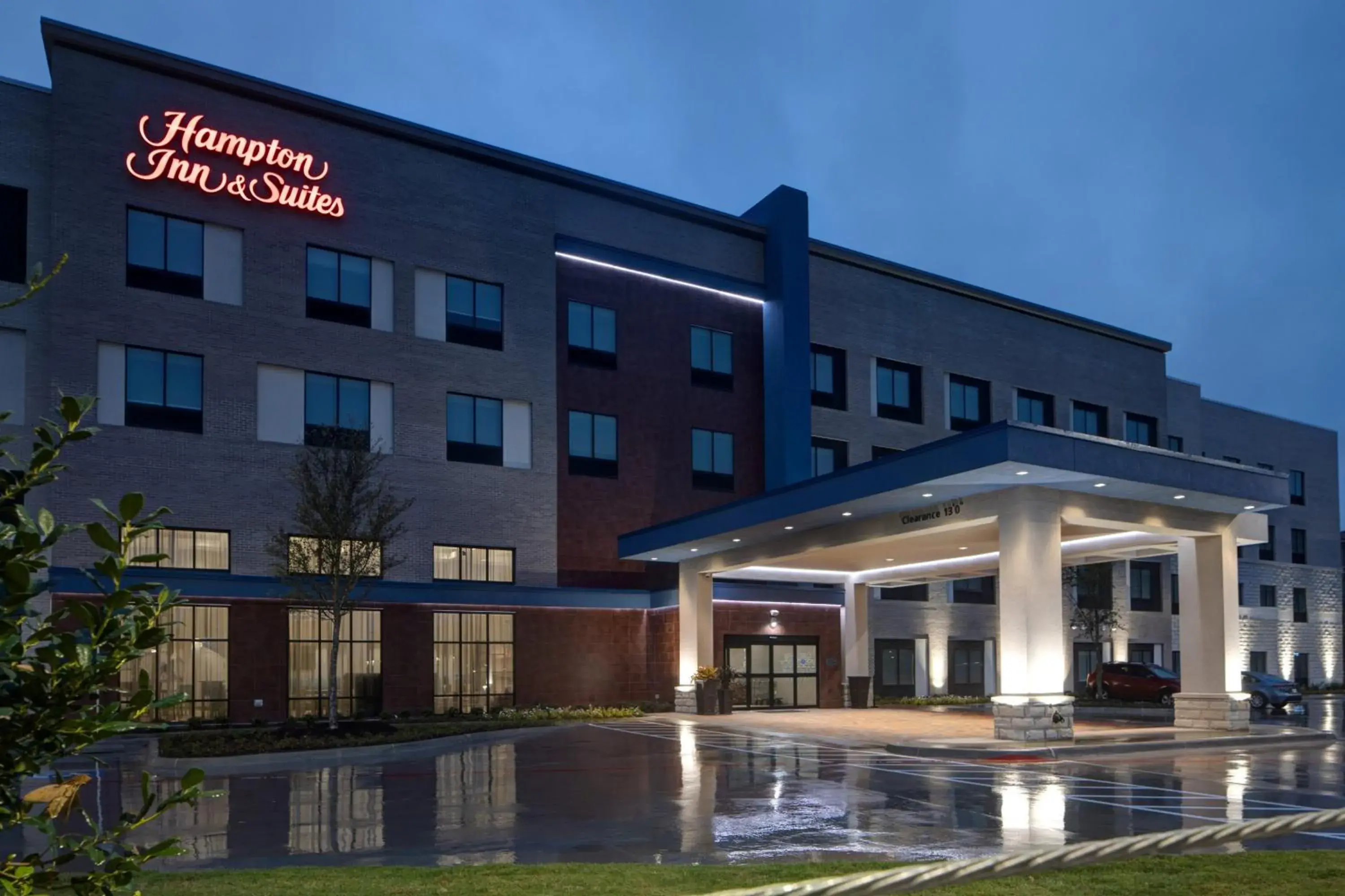 Property building in Hampton Inn & Suites Dallas - Farmers Branch Property building in Hampton Inn & Suites Dallas - Farmers Branch