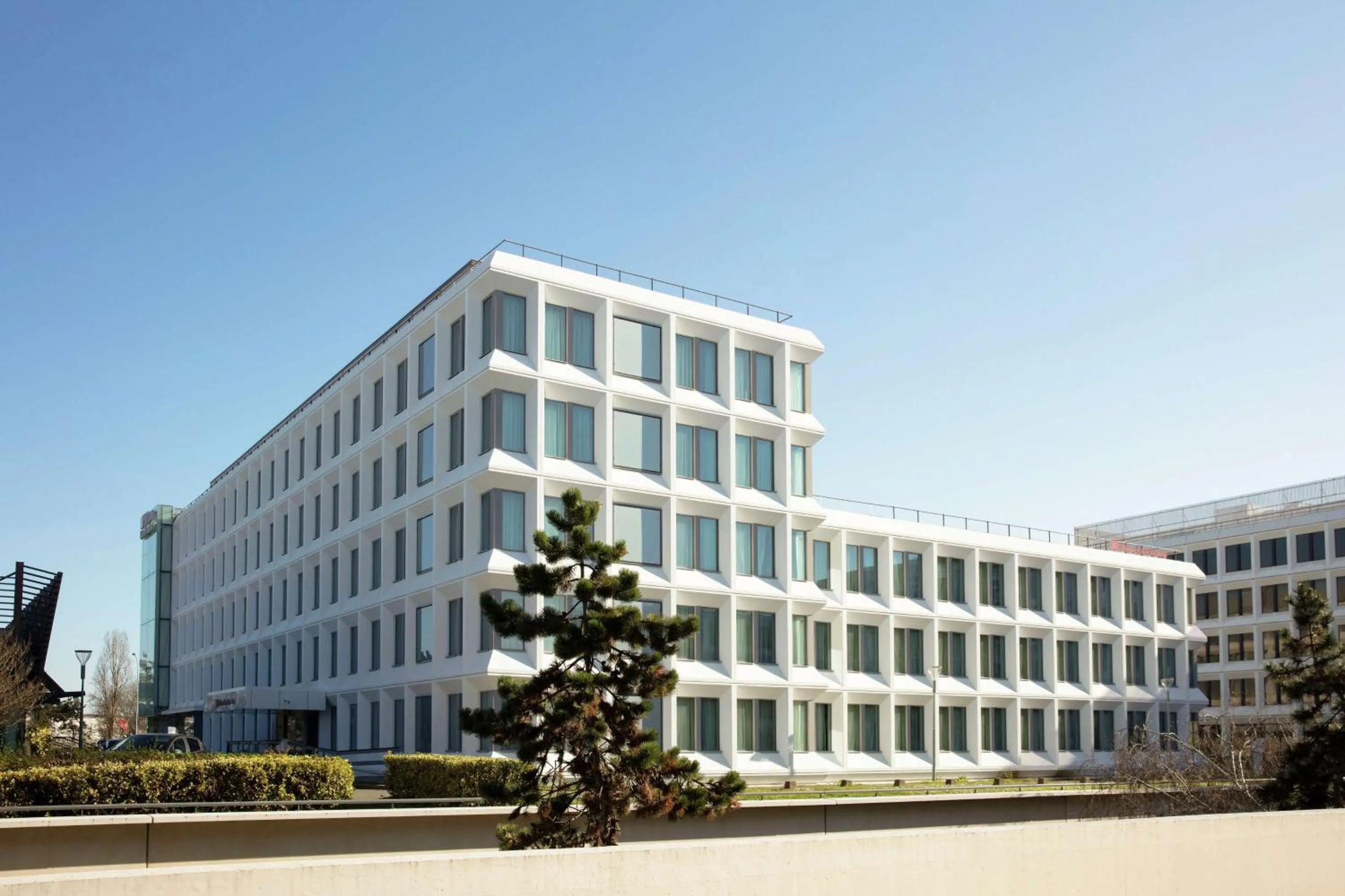 Property building in Hilton Garden Inn Paris Orly Airport