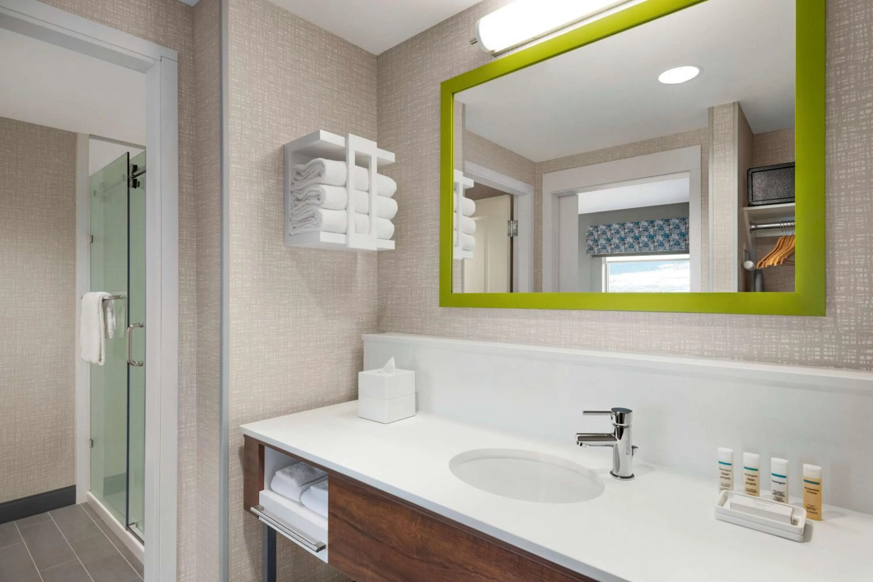 Bathroom in Hampton Inn & Suites Kelowna, British Columbia, Canada