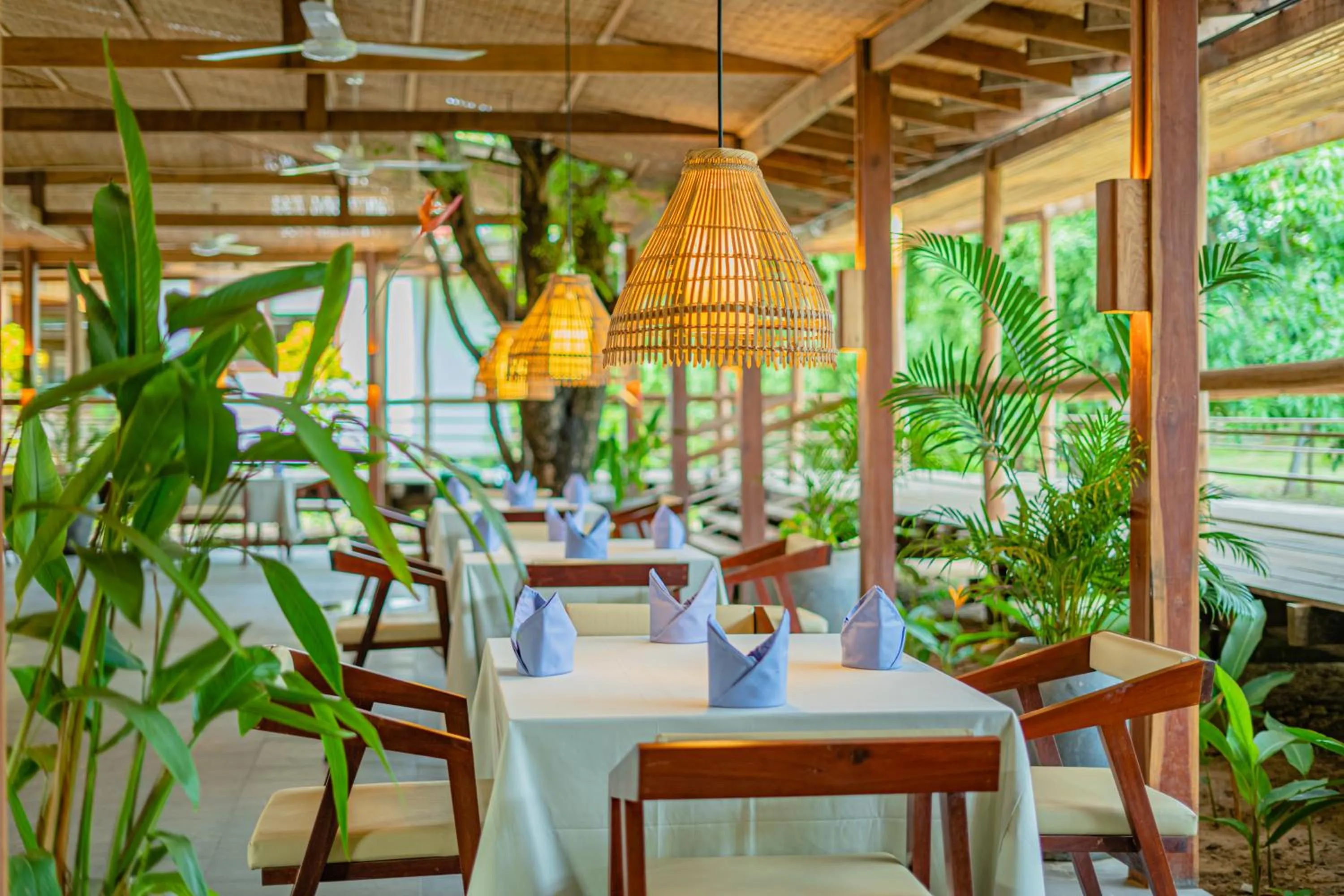 Restaurant/places to eat in Peam Snea Resort