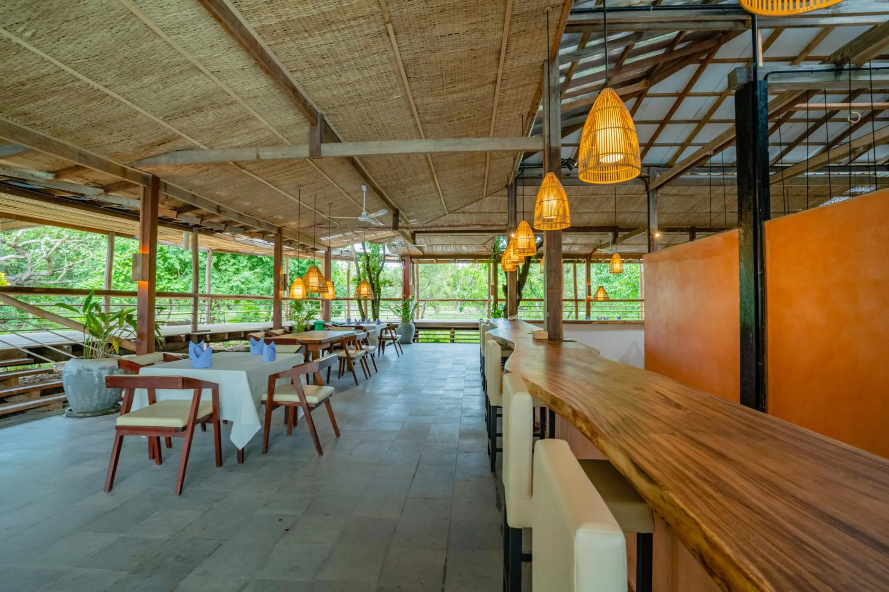 Restaurant/places to eat in Peam Snea Resort