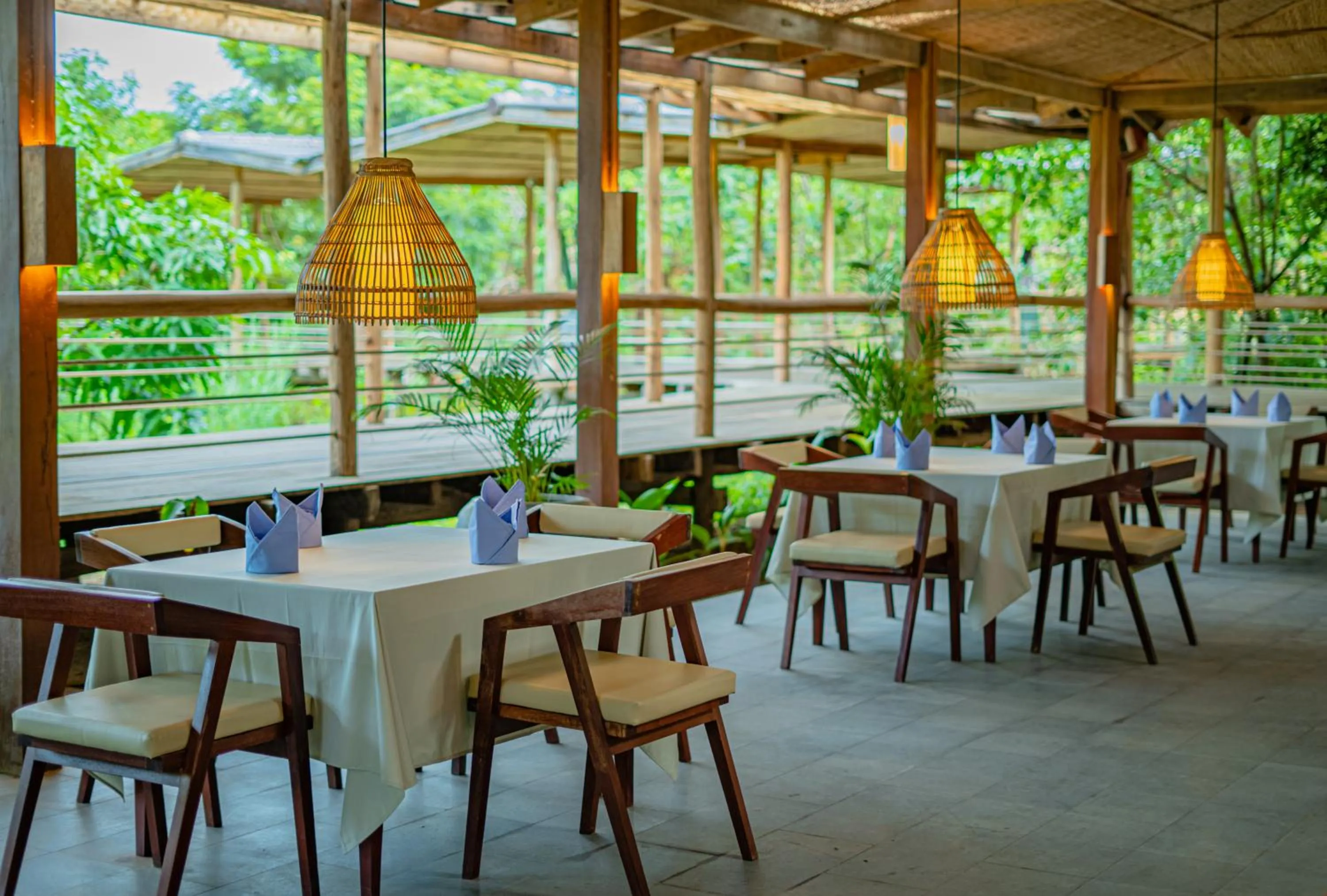 Restaurant/places to eat in Peam Snea Resort