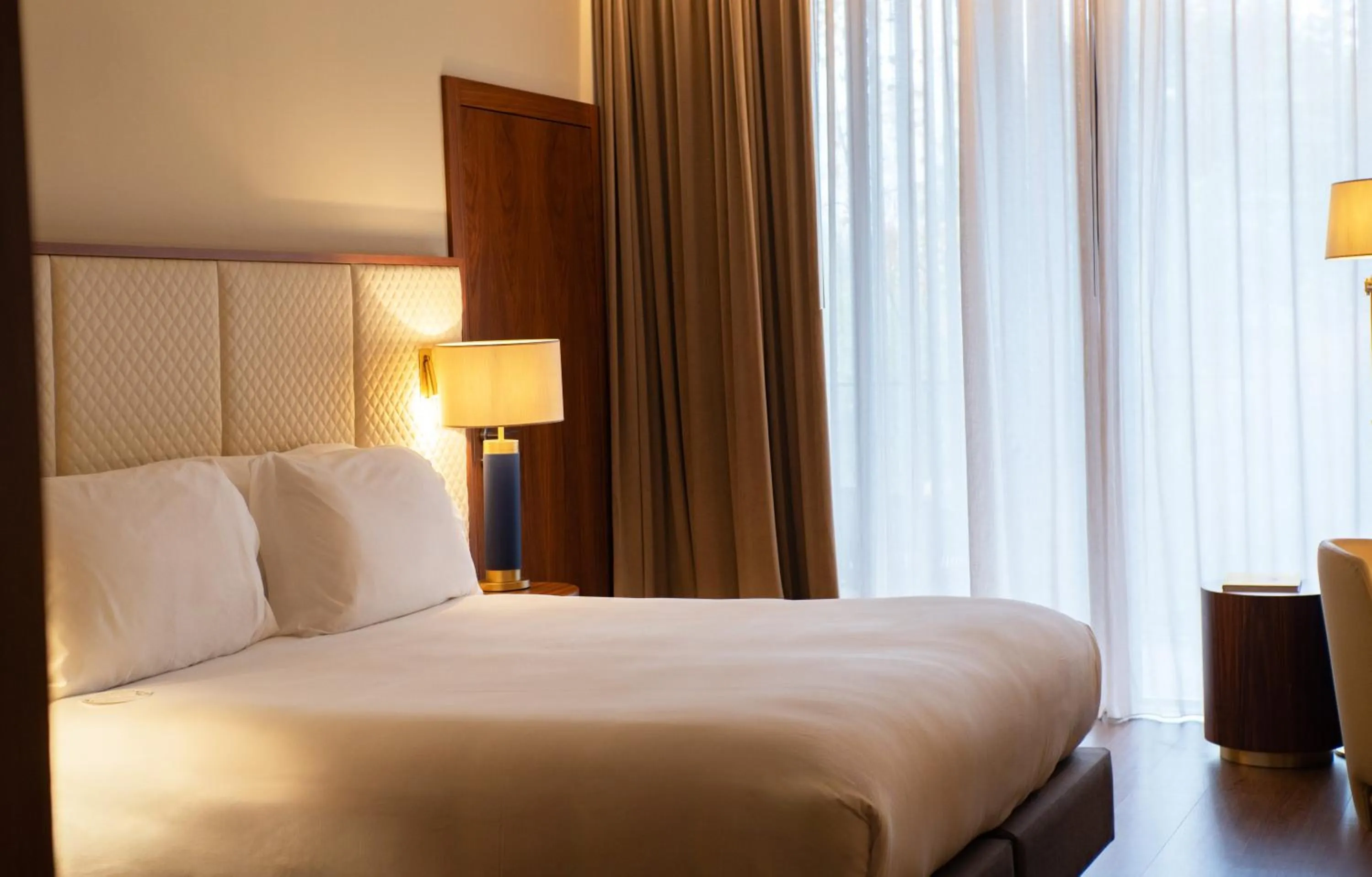 Bed in Boeira Garden Hotel Porto Gaia, Curio Collection by Hilton