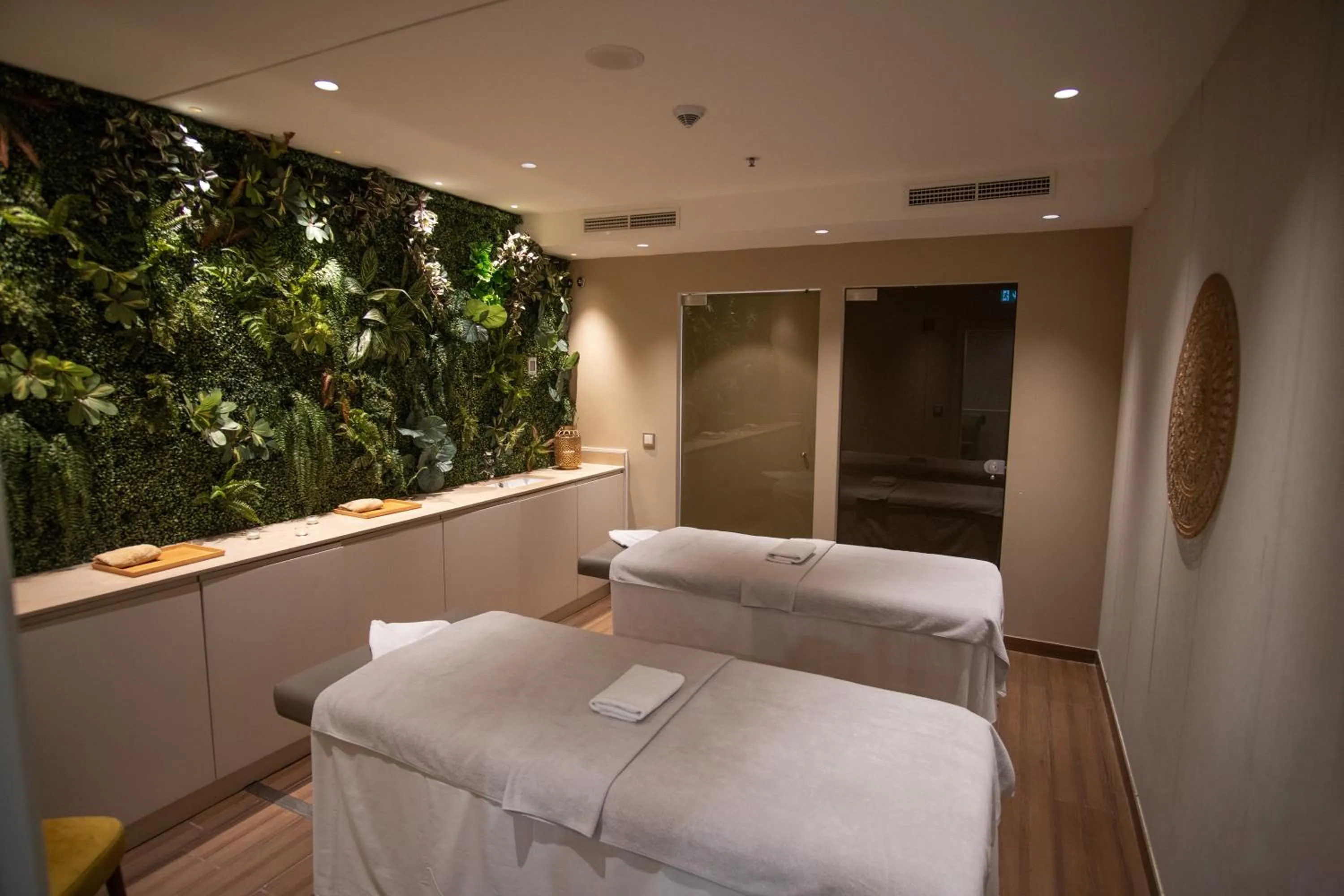 Massage in Boeira Garden Hotel Porto Gaia, Curio Collection by Hilton