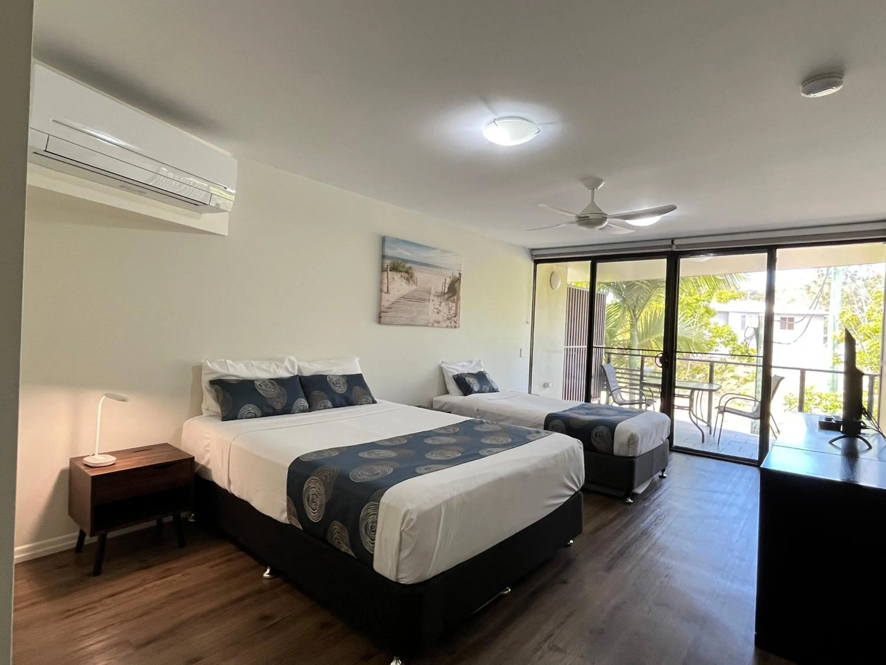 Bedroom, Bed in Agnes Water Beach Club