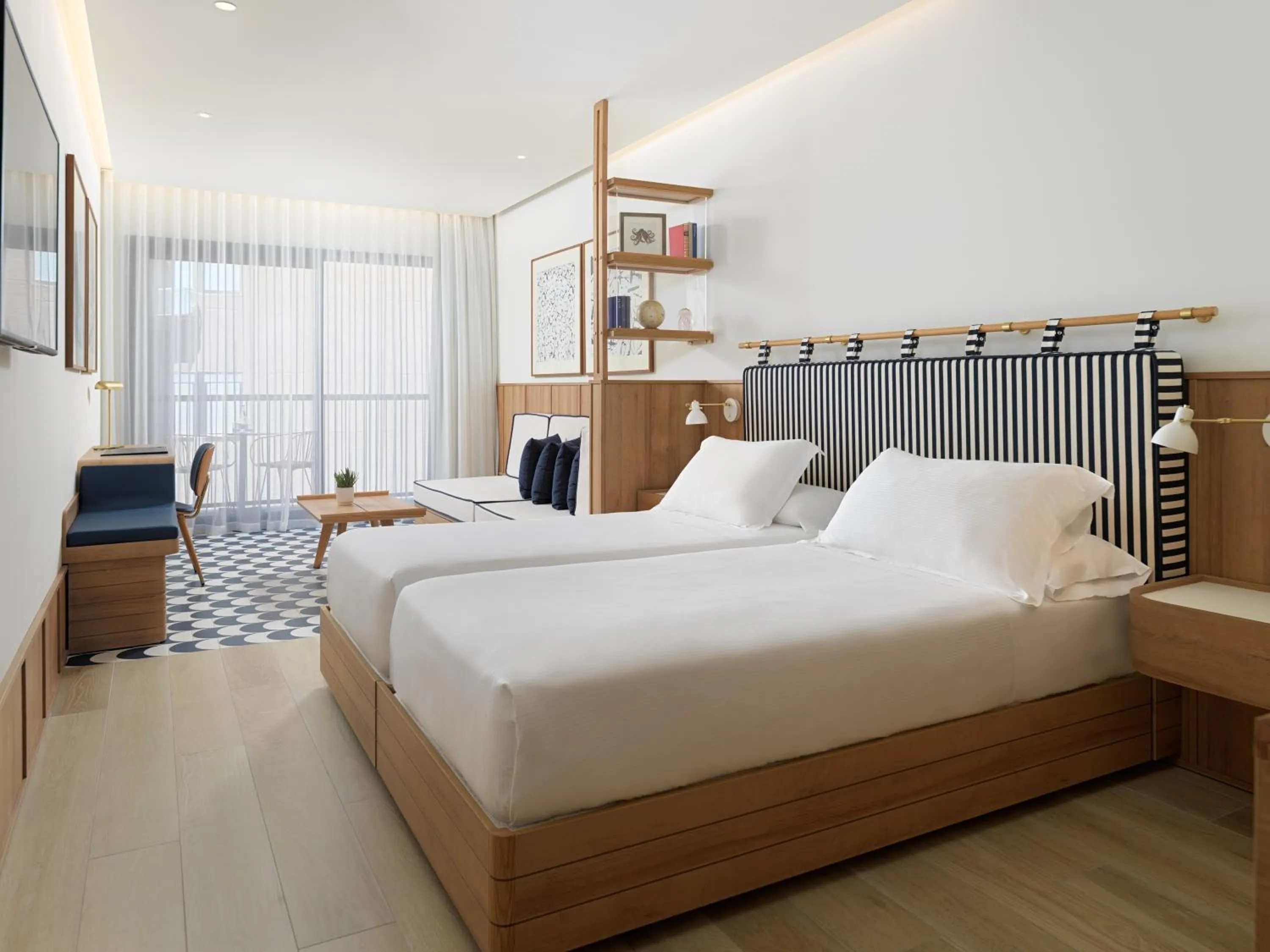 Photo of the whole room, Bed in H10 Porto Poniente 4* Sup