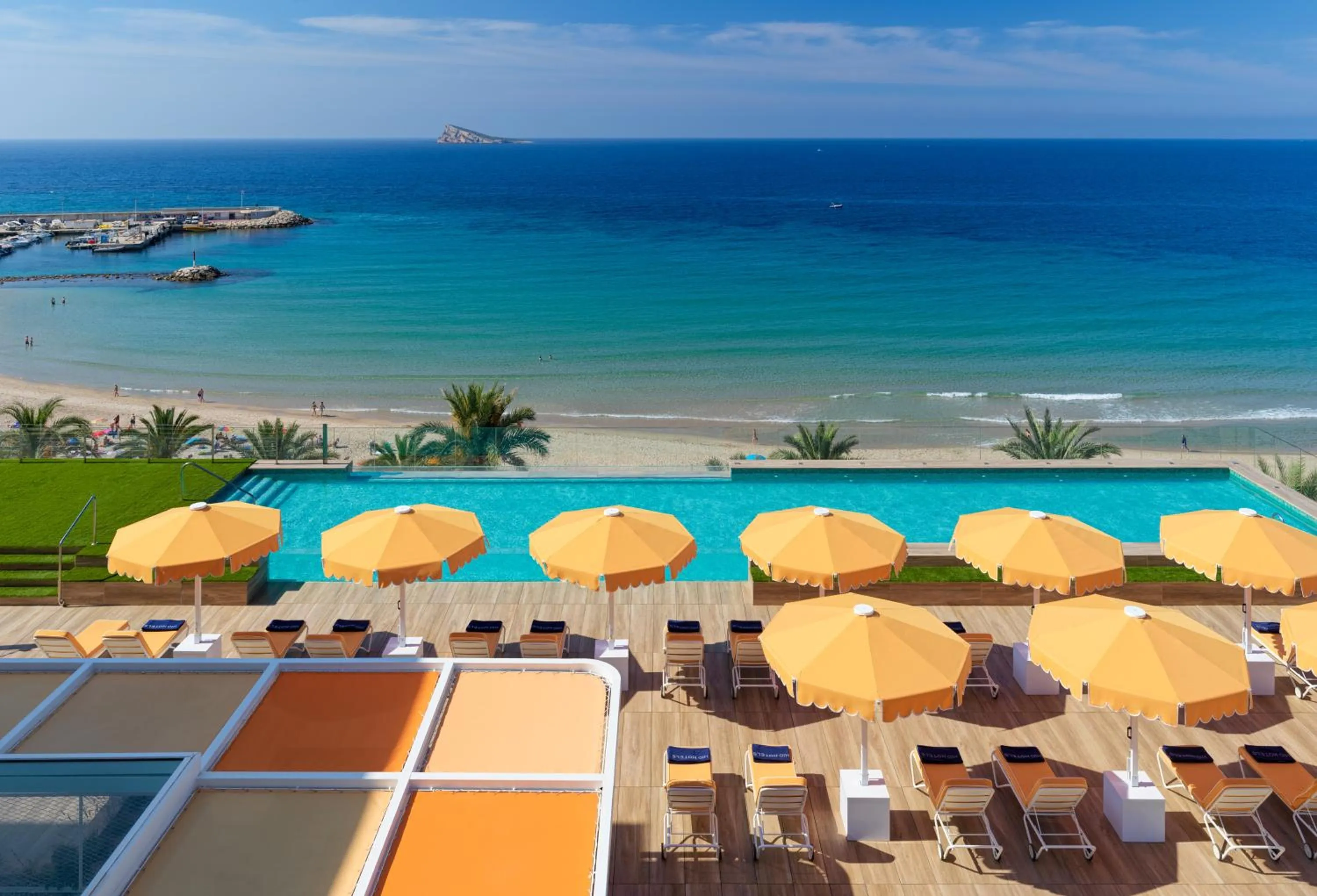 Swimming pool in H10 Porto Poniente 4* Sup