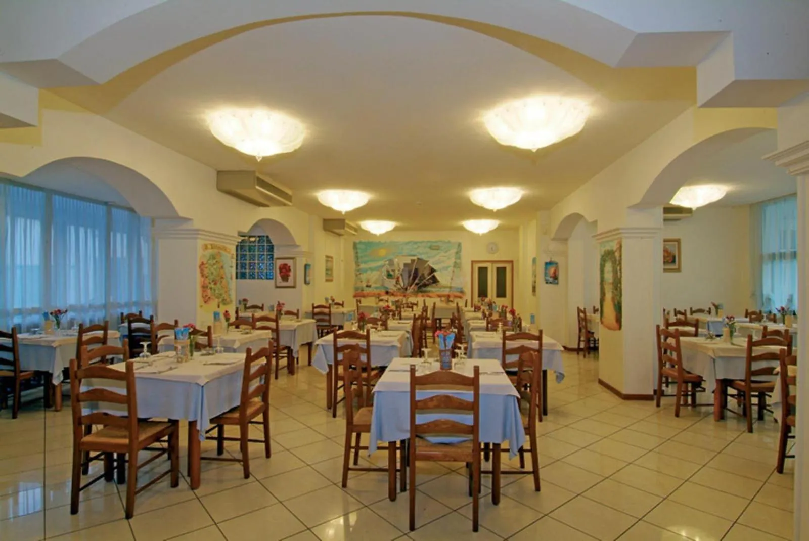 Restaurant/places to eat in Hotel Arlecchino