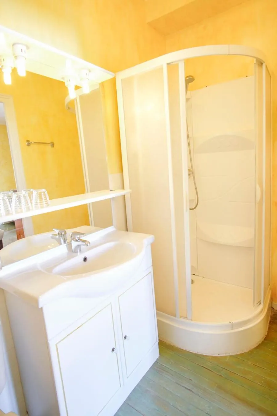 Bathroom in Les Gués Rivières