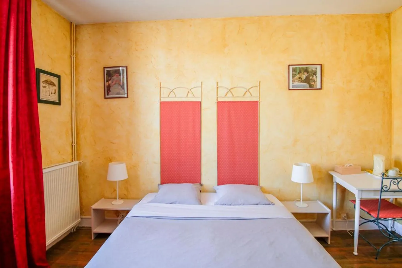 Bed in Les Gués Rivières