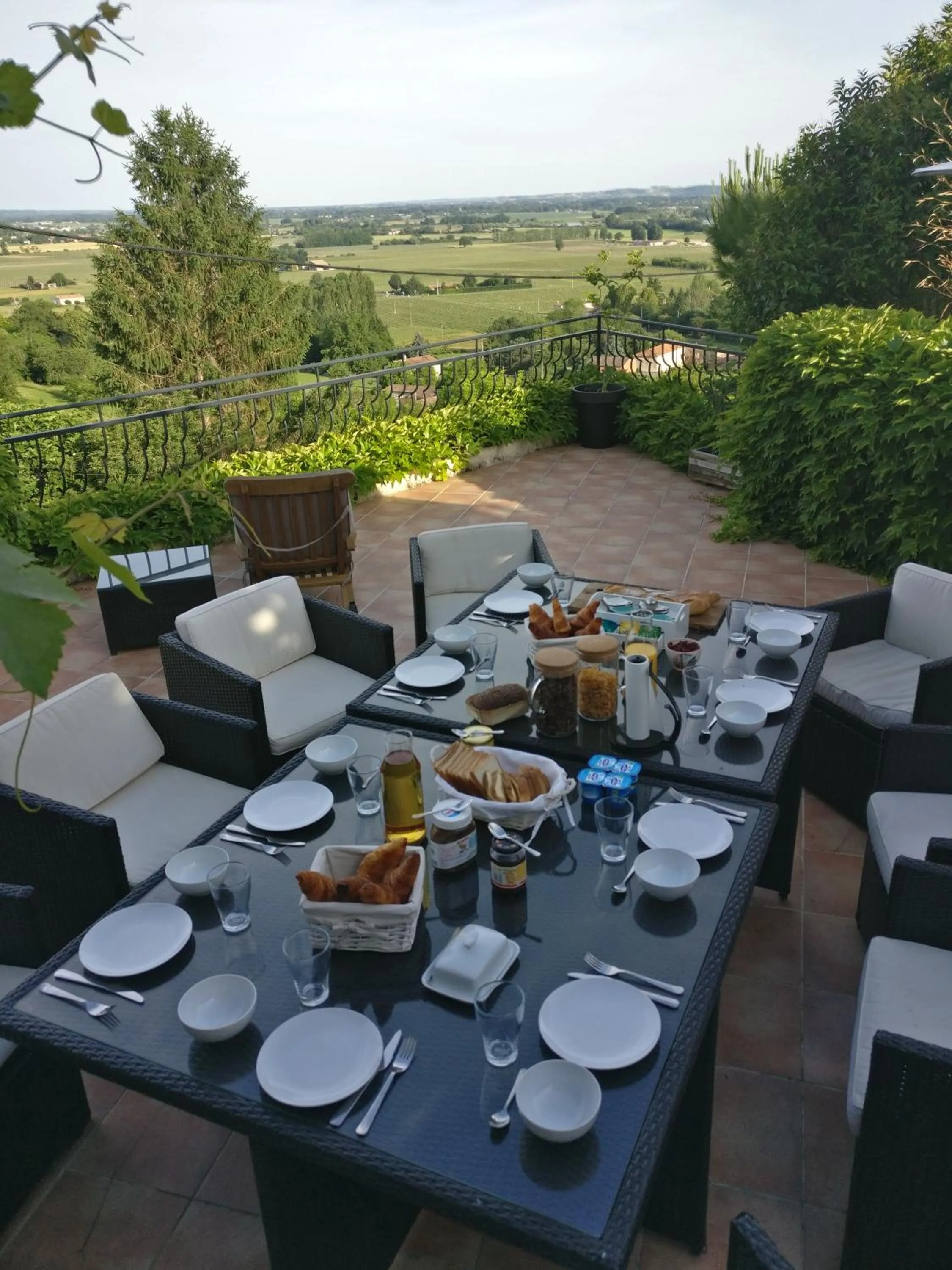 Patio in Les Gués Rivières