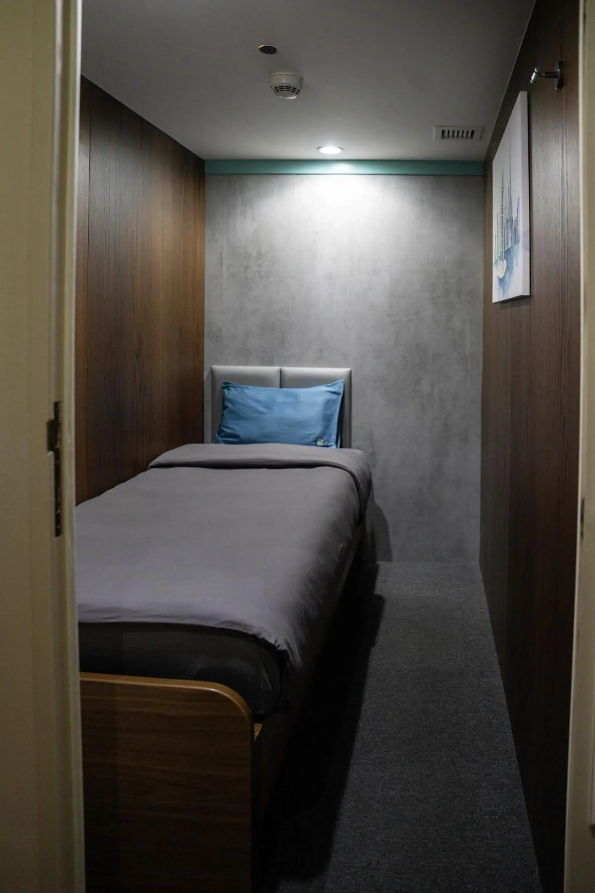 Bed in Sleepover Terminal 1, Concourse D - formerly sleep 'n fly Bed in Sleepover Terminal 1, Concourse D - formerly sleep 'n fly