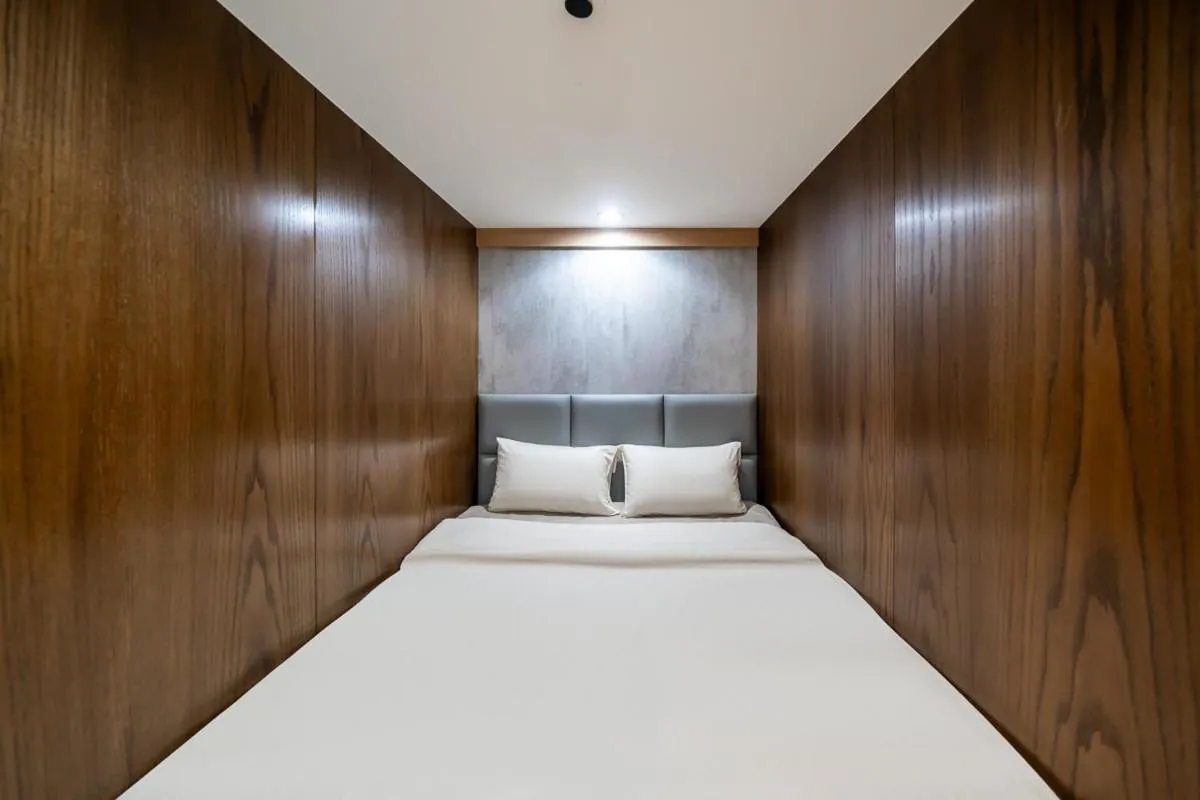 Bed in Sleepover Terminal 1, Concourse D - formerly sleep 'n fly