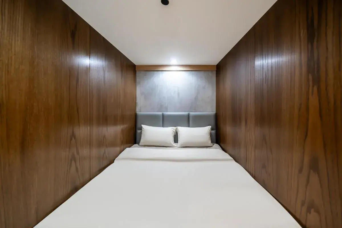 Bed in Sleepover Terminal 1, Concourse D - formerly sleep 'n fly Bed in Sleepover Terminal 1, Concourse D - formerly sleep 'n fly