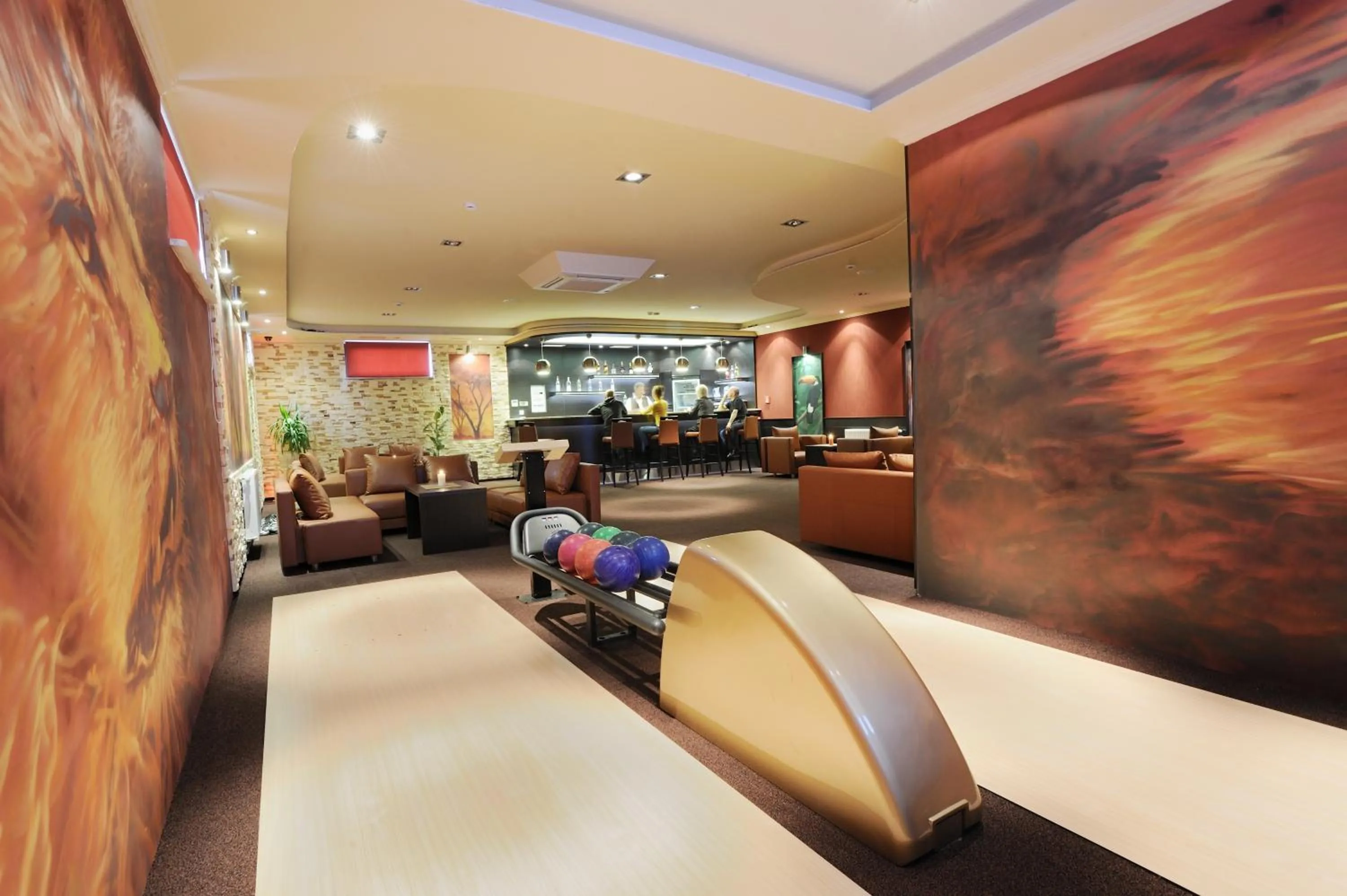 People in Hotel Texicana