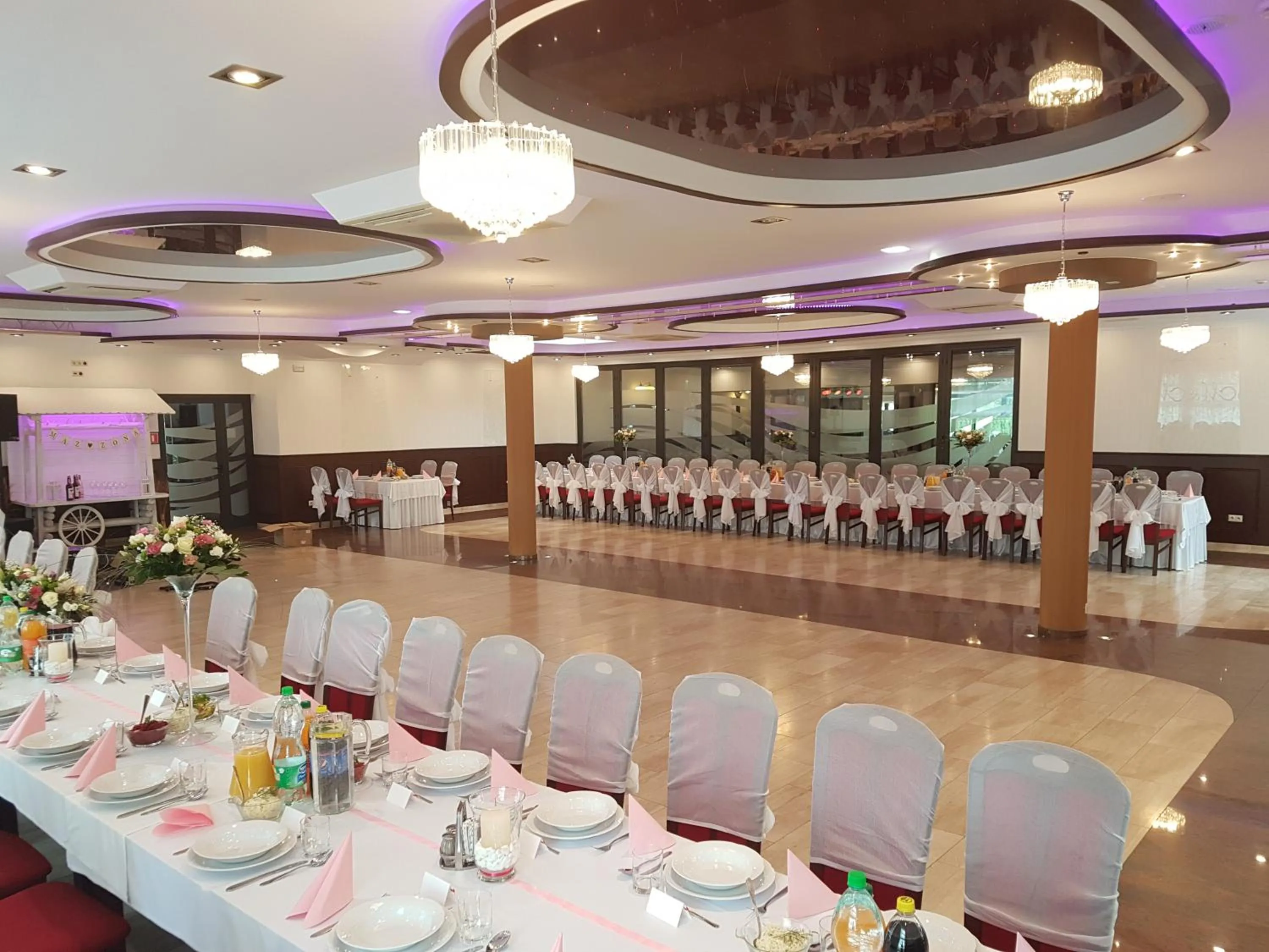 Restaurant/places to eat in Hotel Texicana
