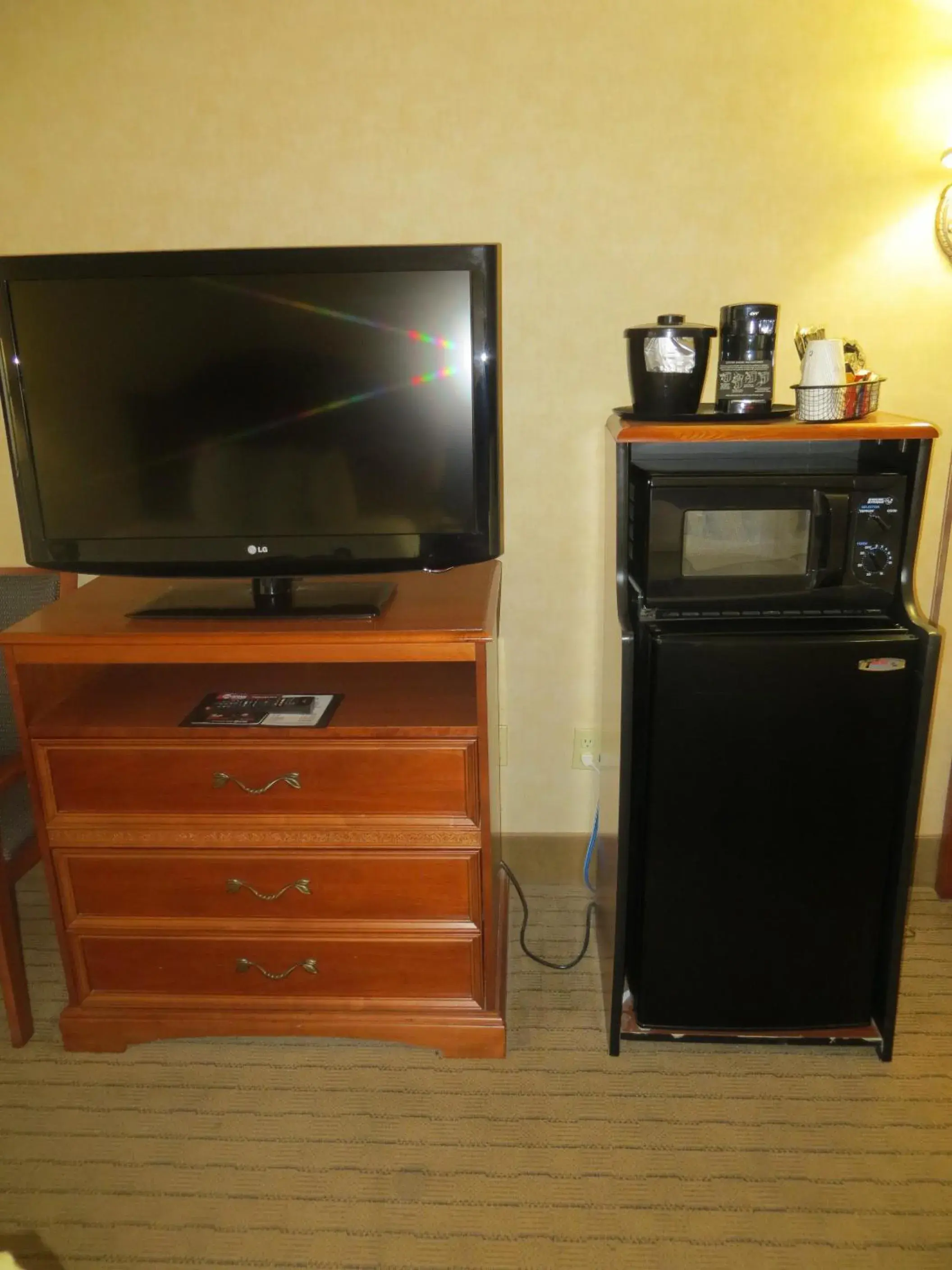 TV and multimedia, TV/Entertainment Center in Baymont by Wyndham Indianapolis West