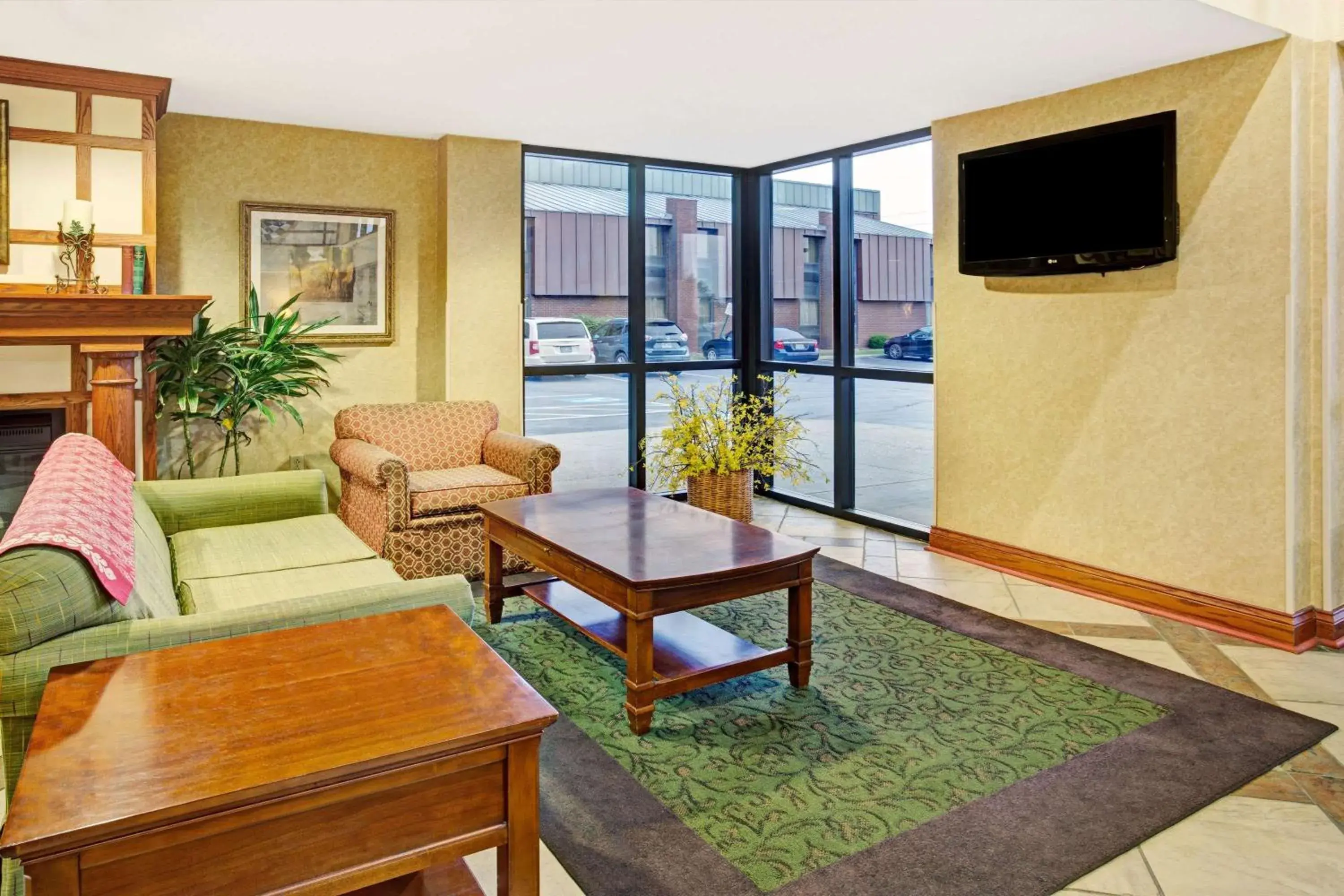 Lobby or reception, Seating Area in Baymont by Wyndham Indianapolis West