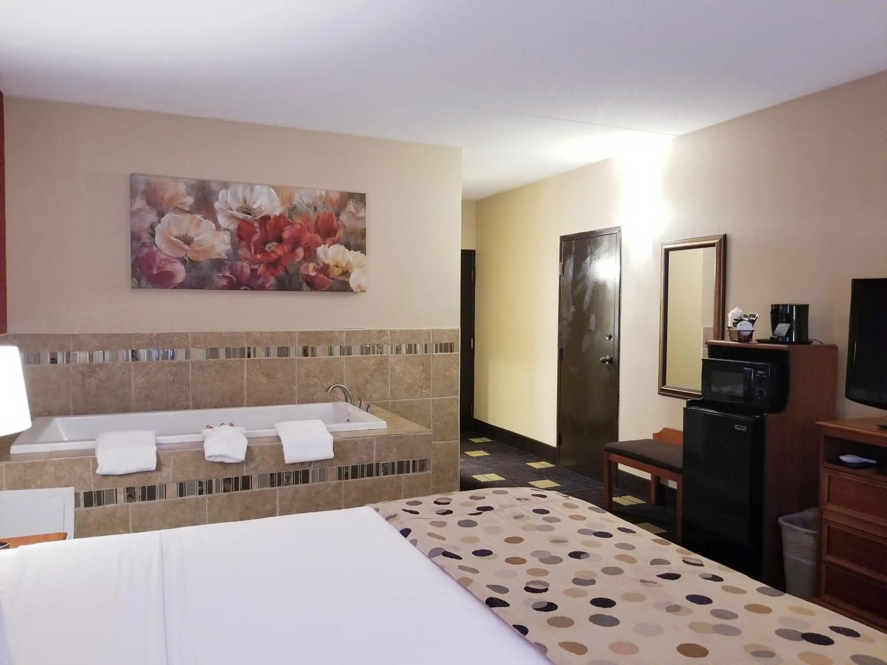 Bed in Baymont by Wyndham Indianapolis West