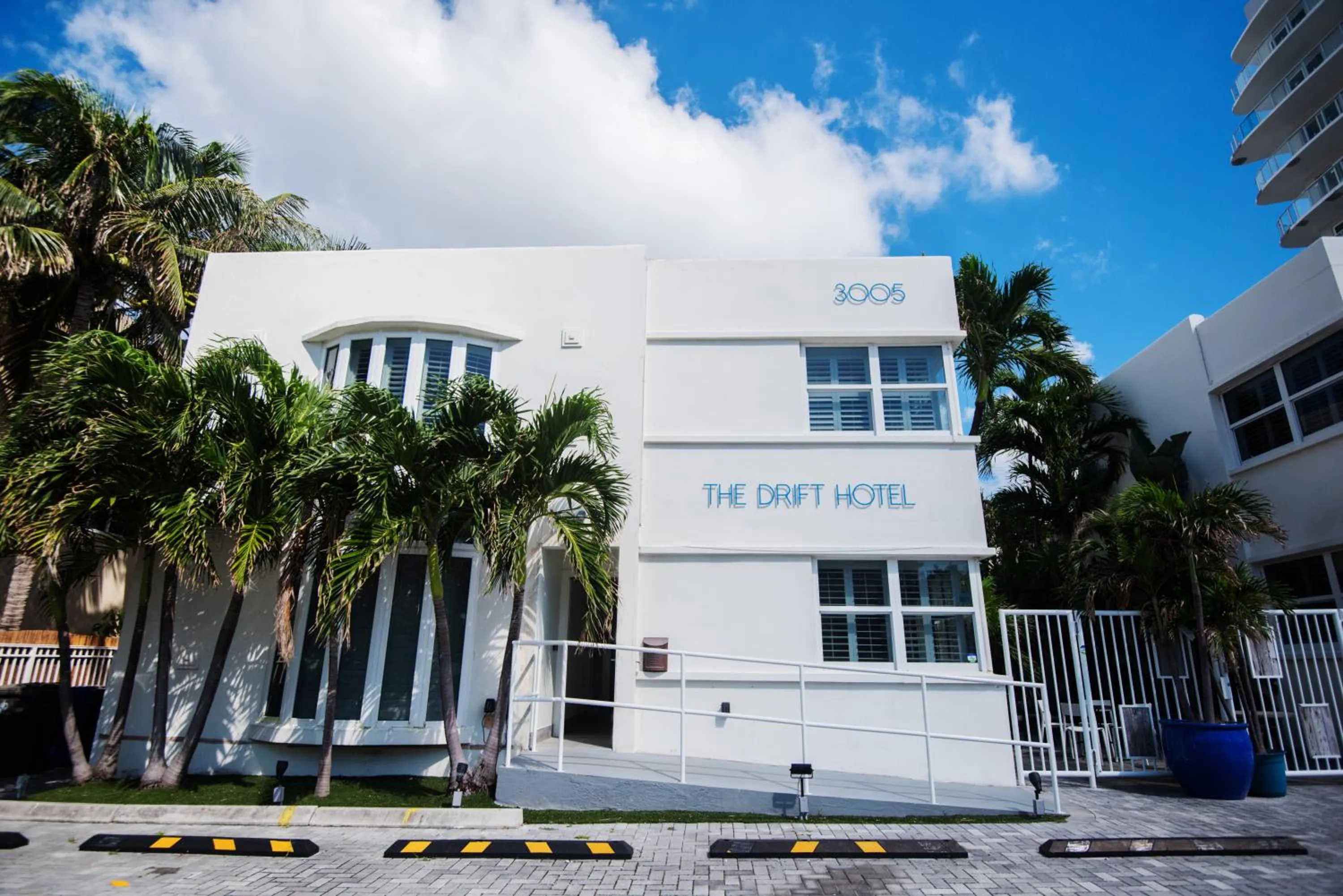 Facade/entrance in The Drift Hotel