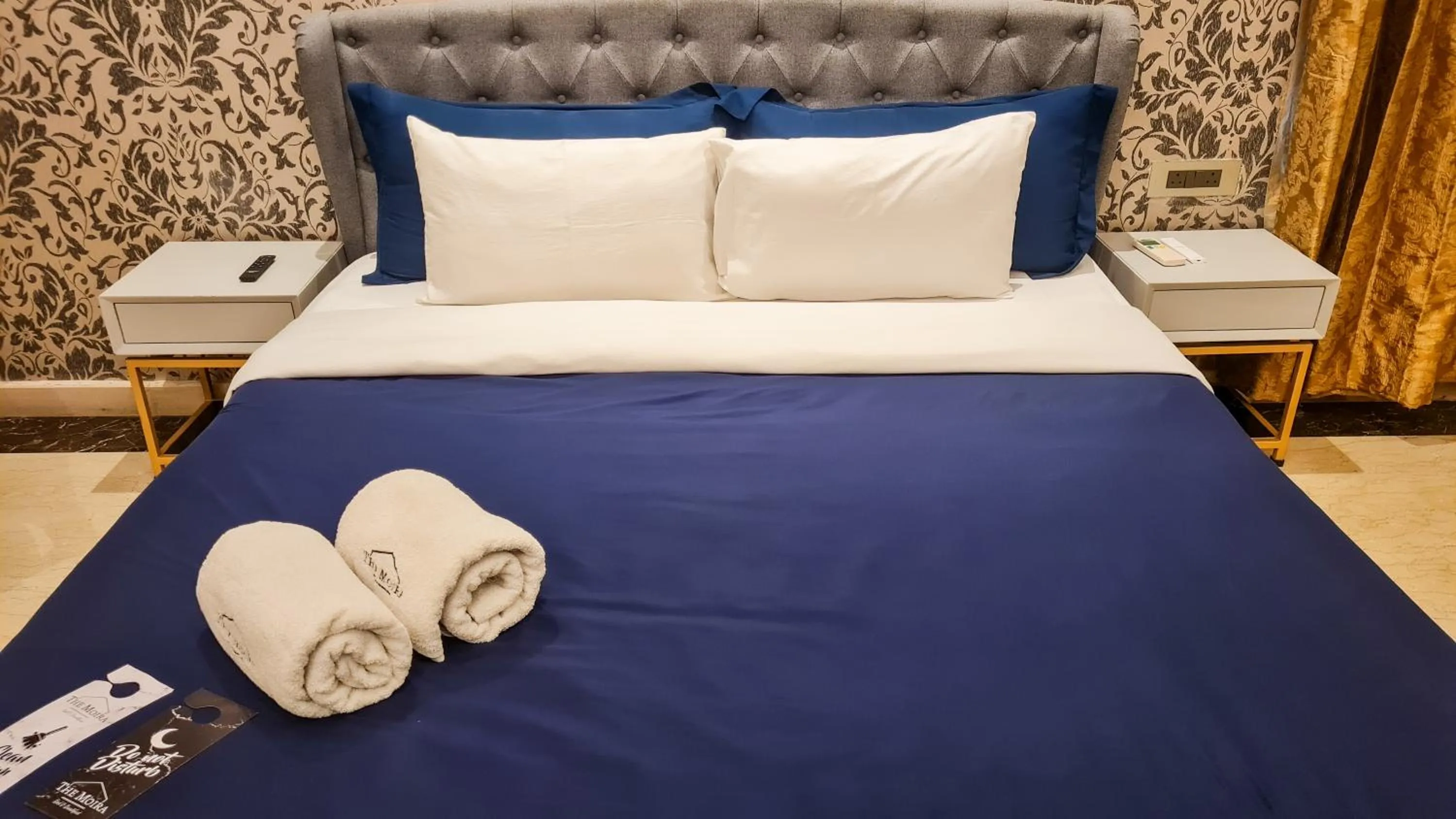 Bed in The Moira - Bed and Breakfast