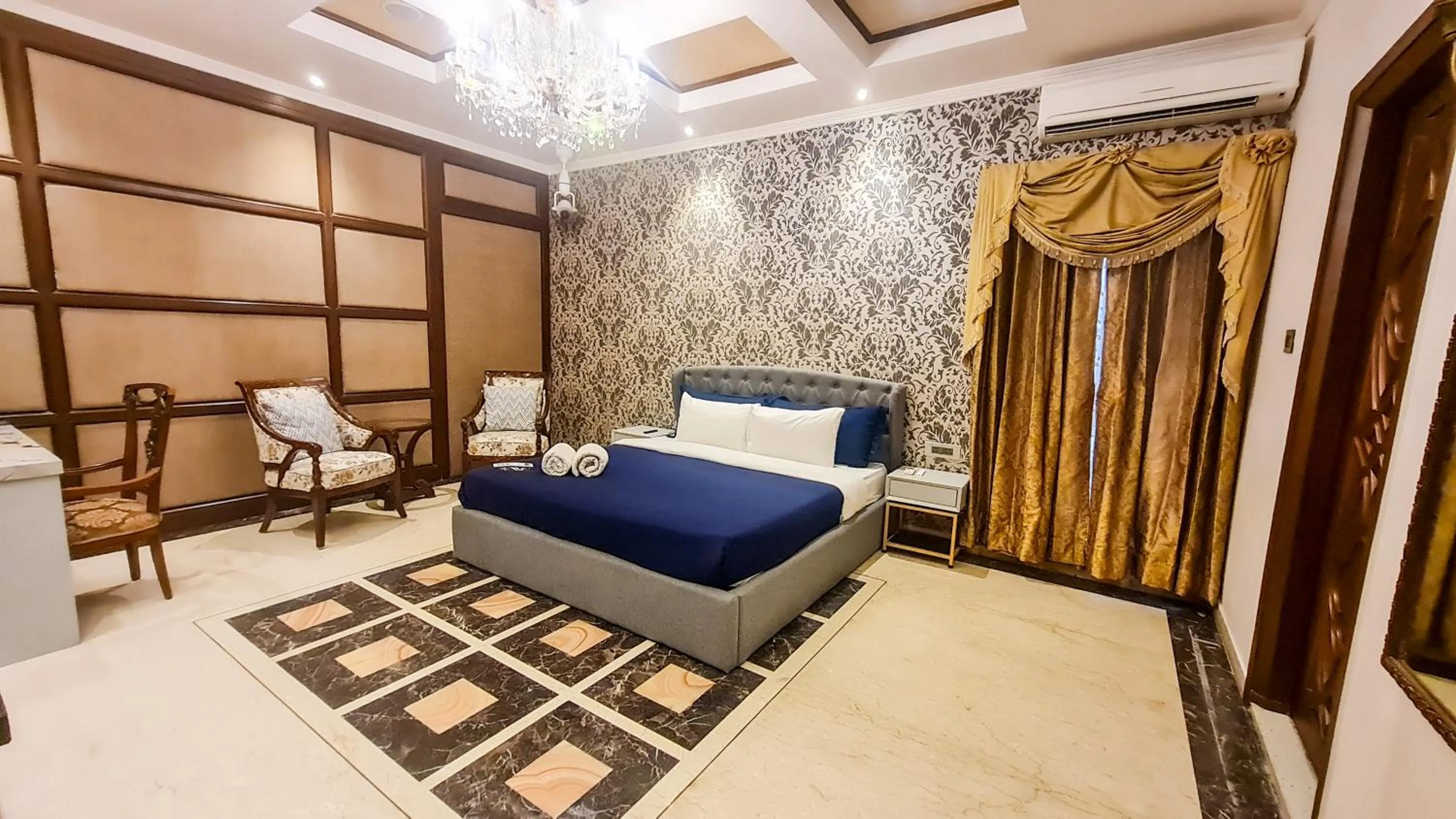 Bed in The Moira - Bed and Breakfast