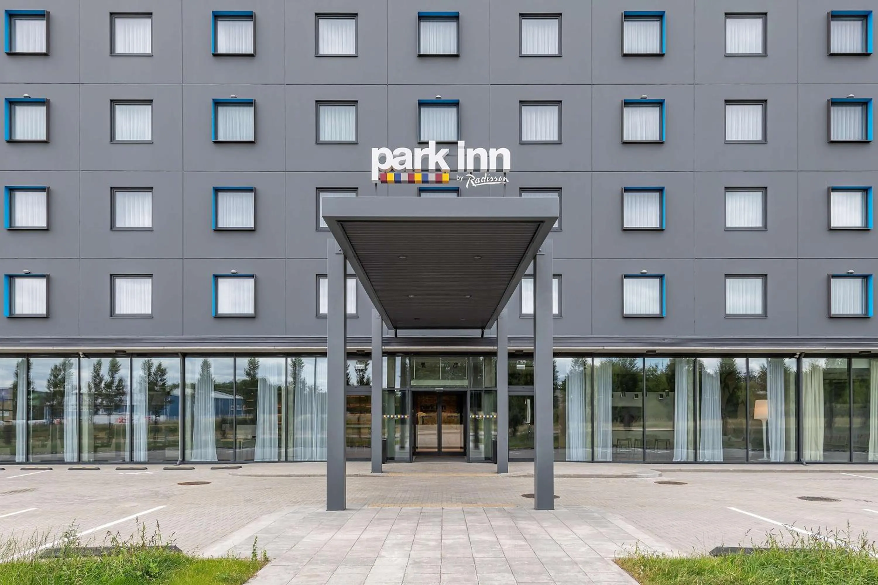Facade/entrance in Park Inn by Radisson Vilnius Airport Hotel & Conference Centre