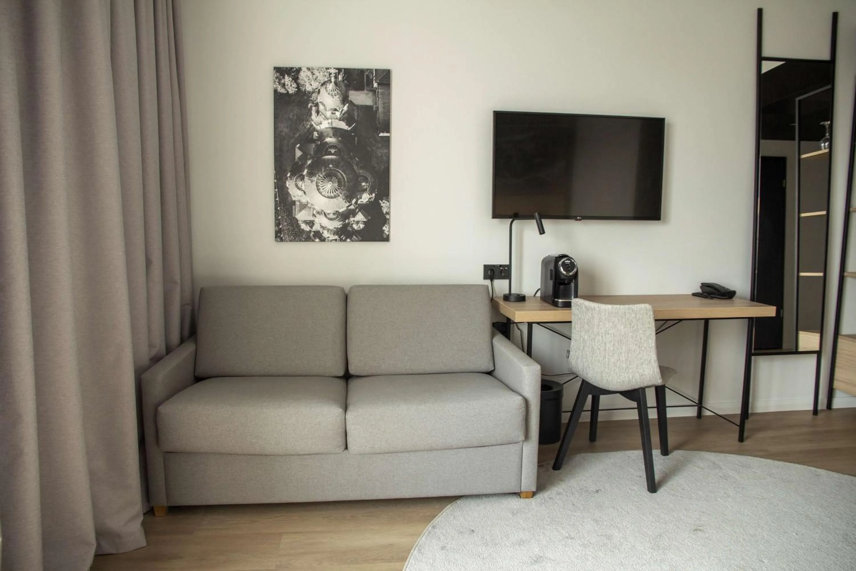 TV and multimedia in Park Inn by Radisson Vilnius Airport Hotel & Conference Centre