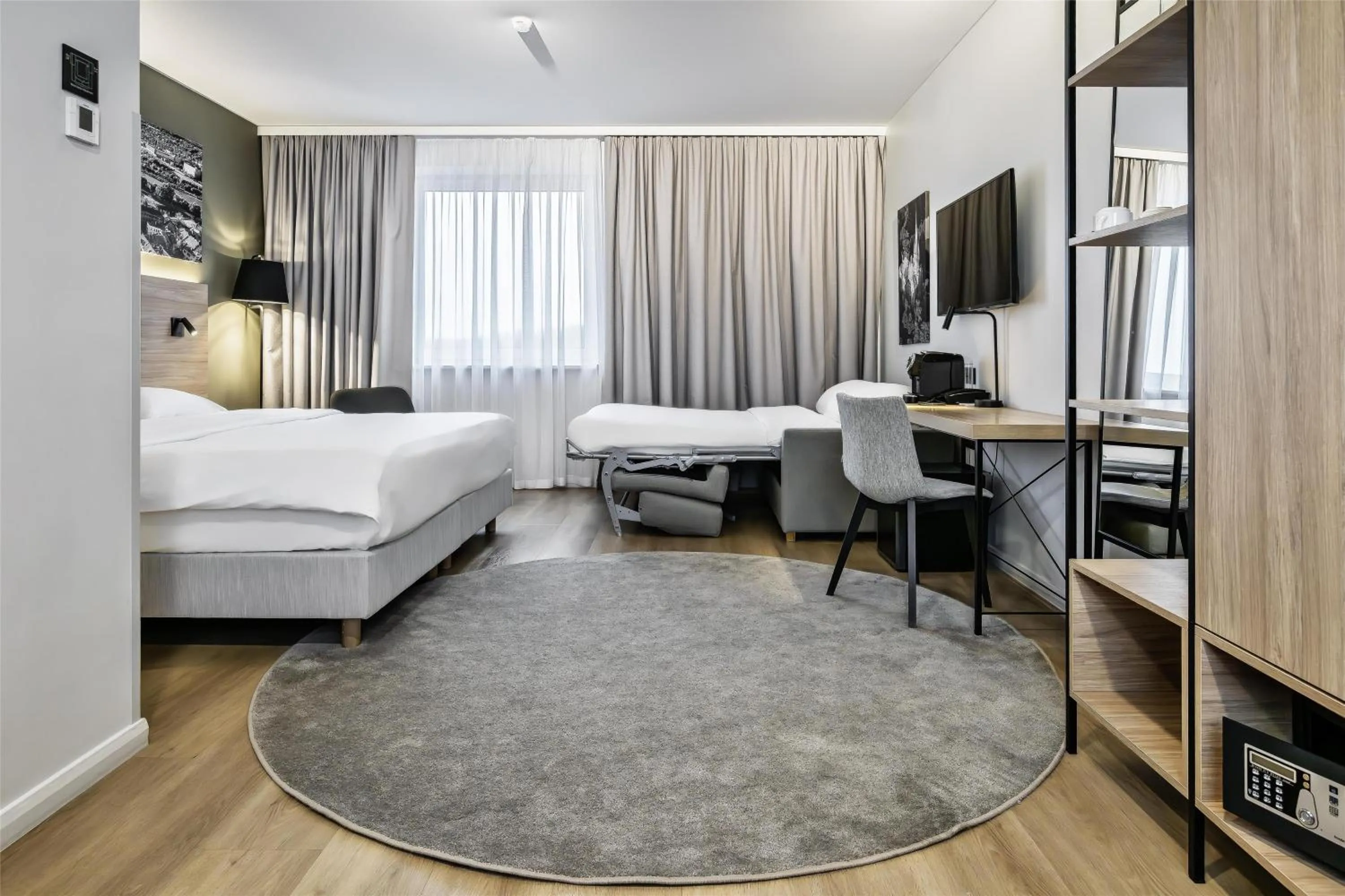 Bedroom, Bed in Park Inn by Radisson Vilnius Airport Hotel & Conference Centre