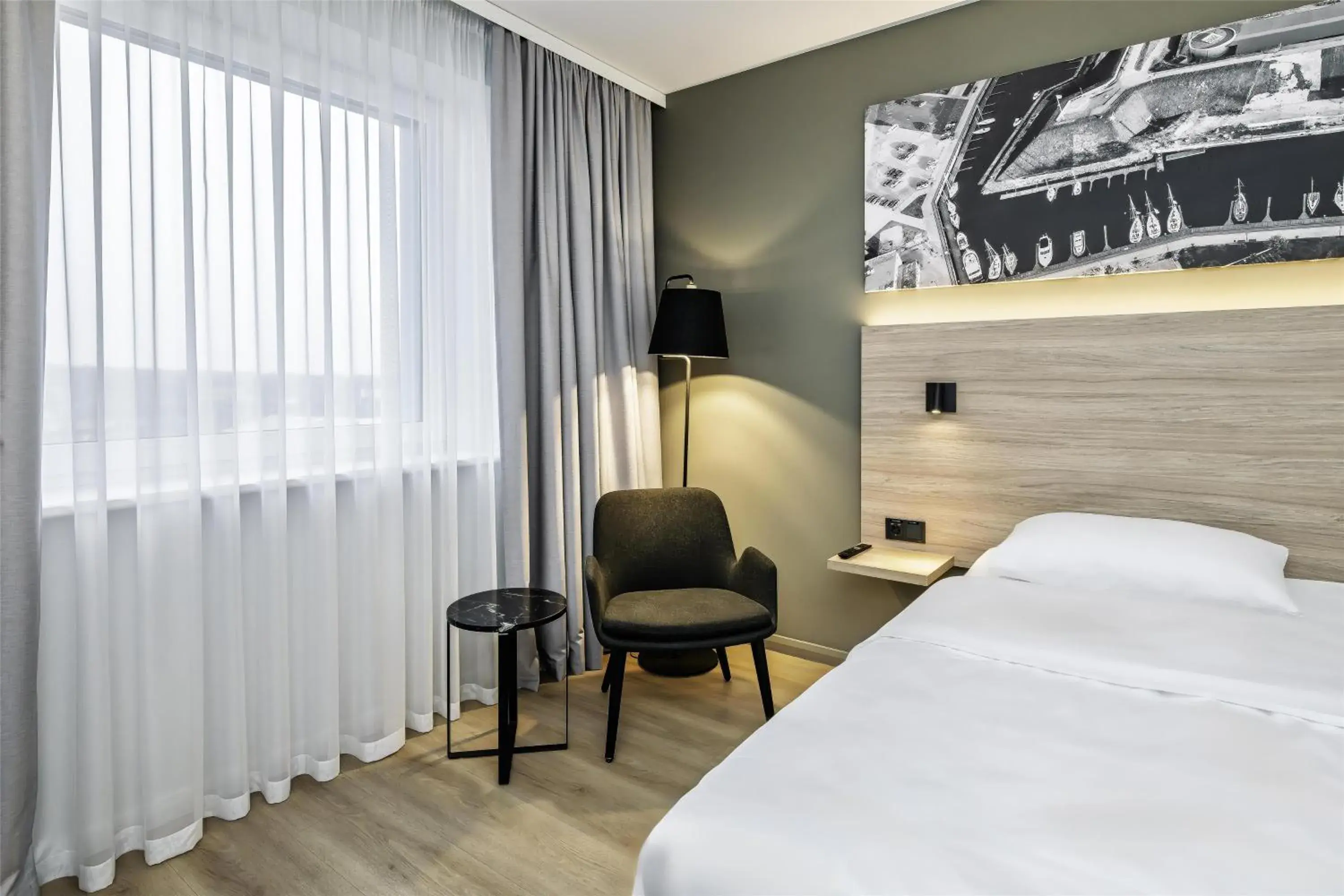 Bedroom, Bed in Park Inn by Radisson Vilnius Airport Hotel & Conference Centre Bedroom, Bed in Park Inn by Radisson Vilnius Airport Hotel & Conference Centre
