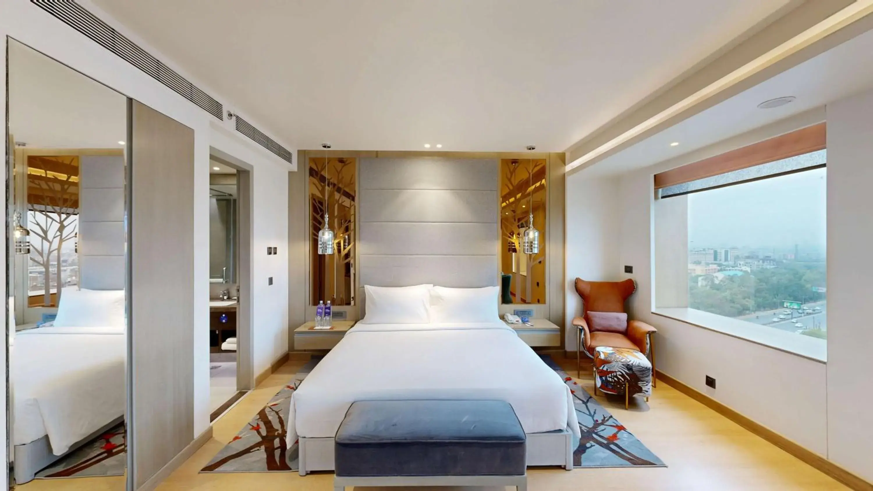 Photo of the whole room, Bed in Radisson Blu Towers Kaushambi Delhi NCR Photo of the whole room, Bed in Radisson Blu Towers Kaushambi Delhi NCR