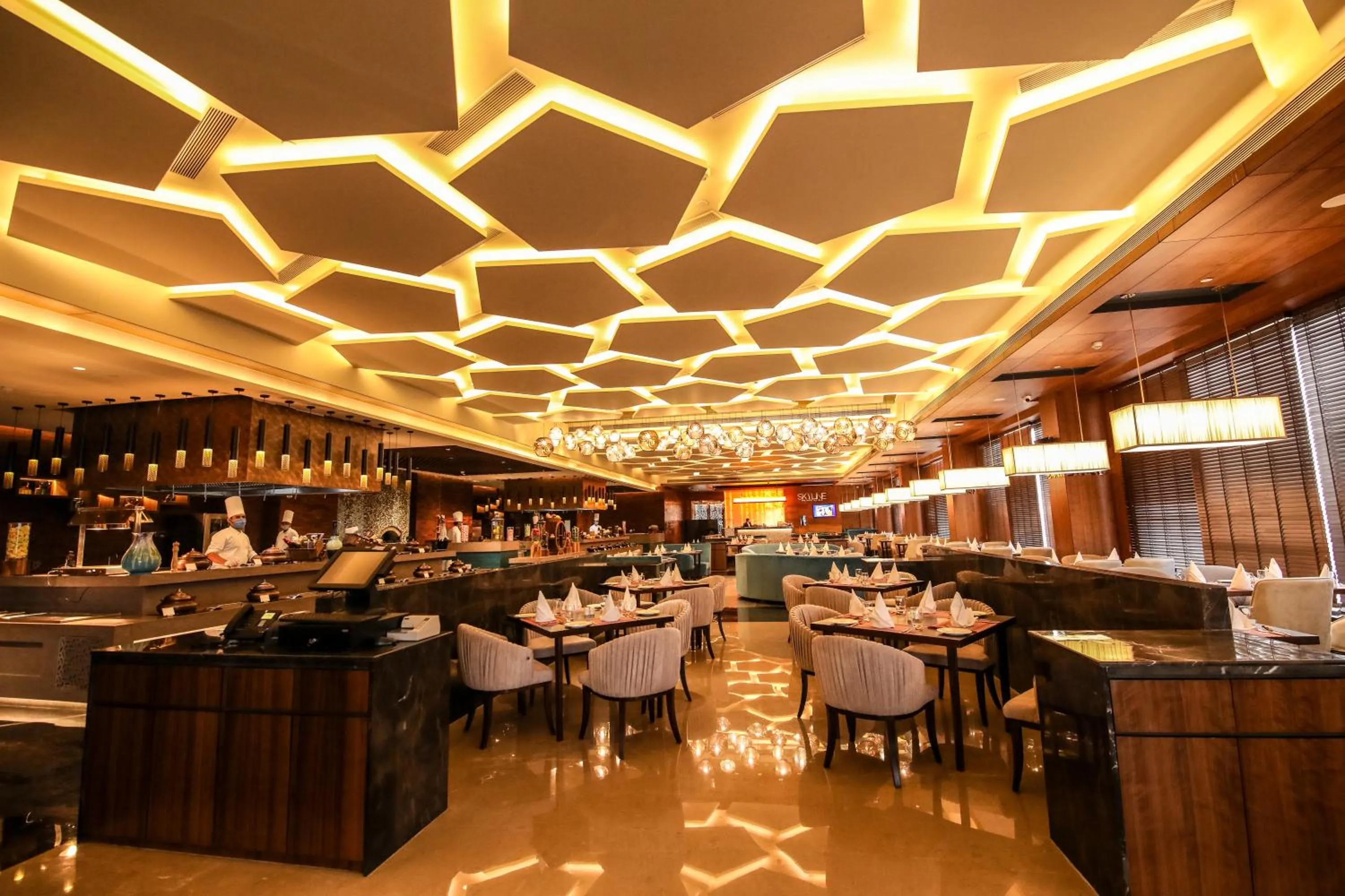 Food and drinks in Radisson Blu Towers Kaushambi Delhi NCR