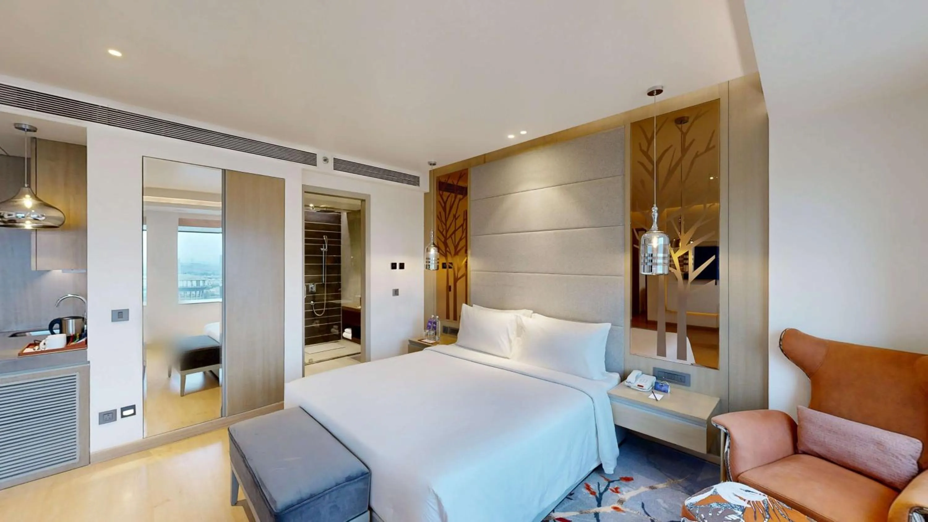 Photo of the whole room, Bed in Radisson Blu Towers Kaushambi Delhi NCR