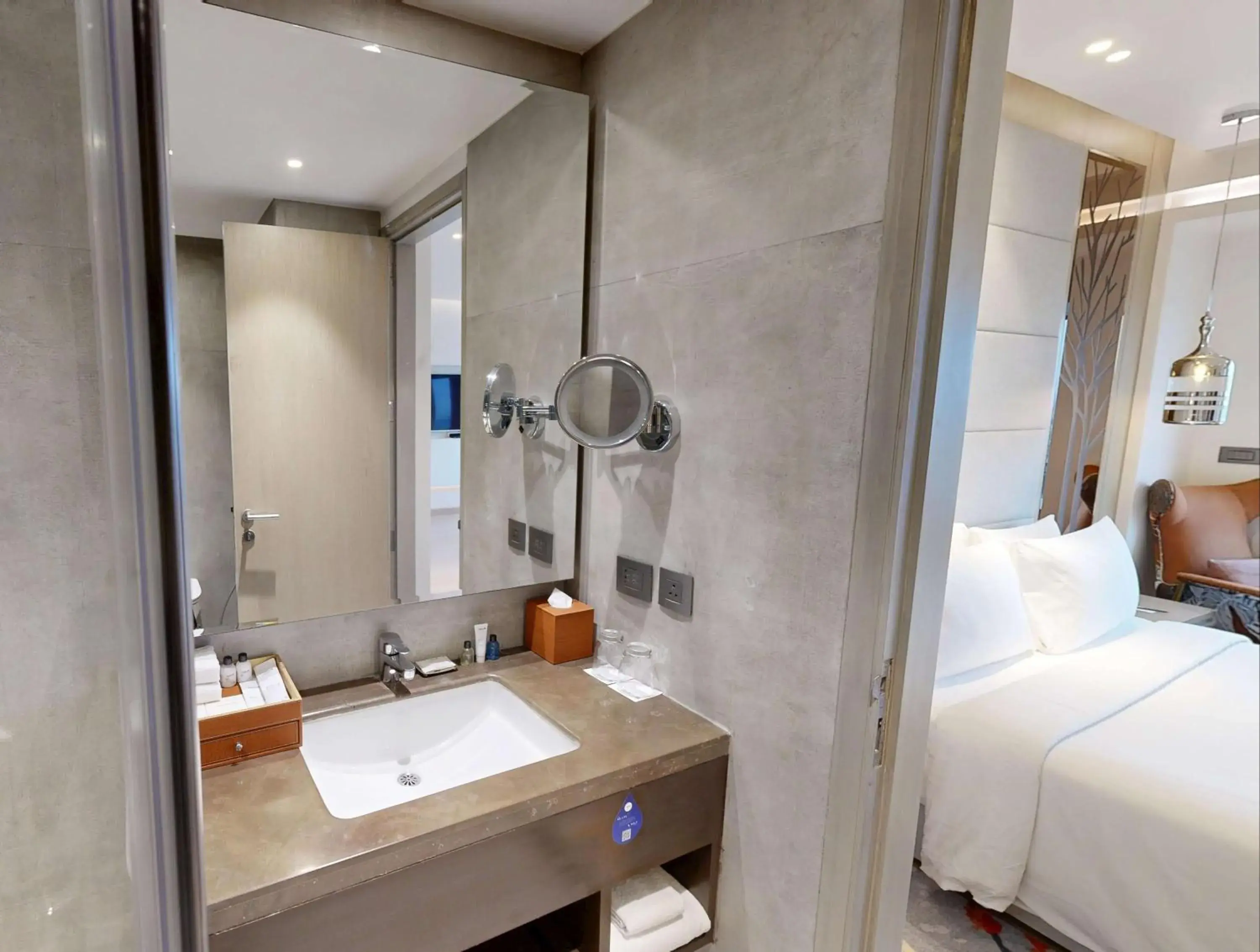 Bathroom, Bed in Radisson Blu Towers Kaushambi Delhi NCR Bathroom, Bed in Radisson Blu Towers Kaushambi Delhi NCR