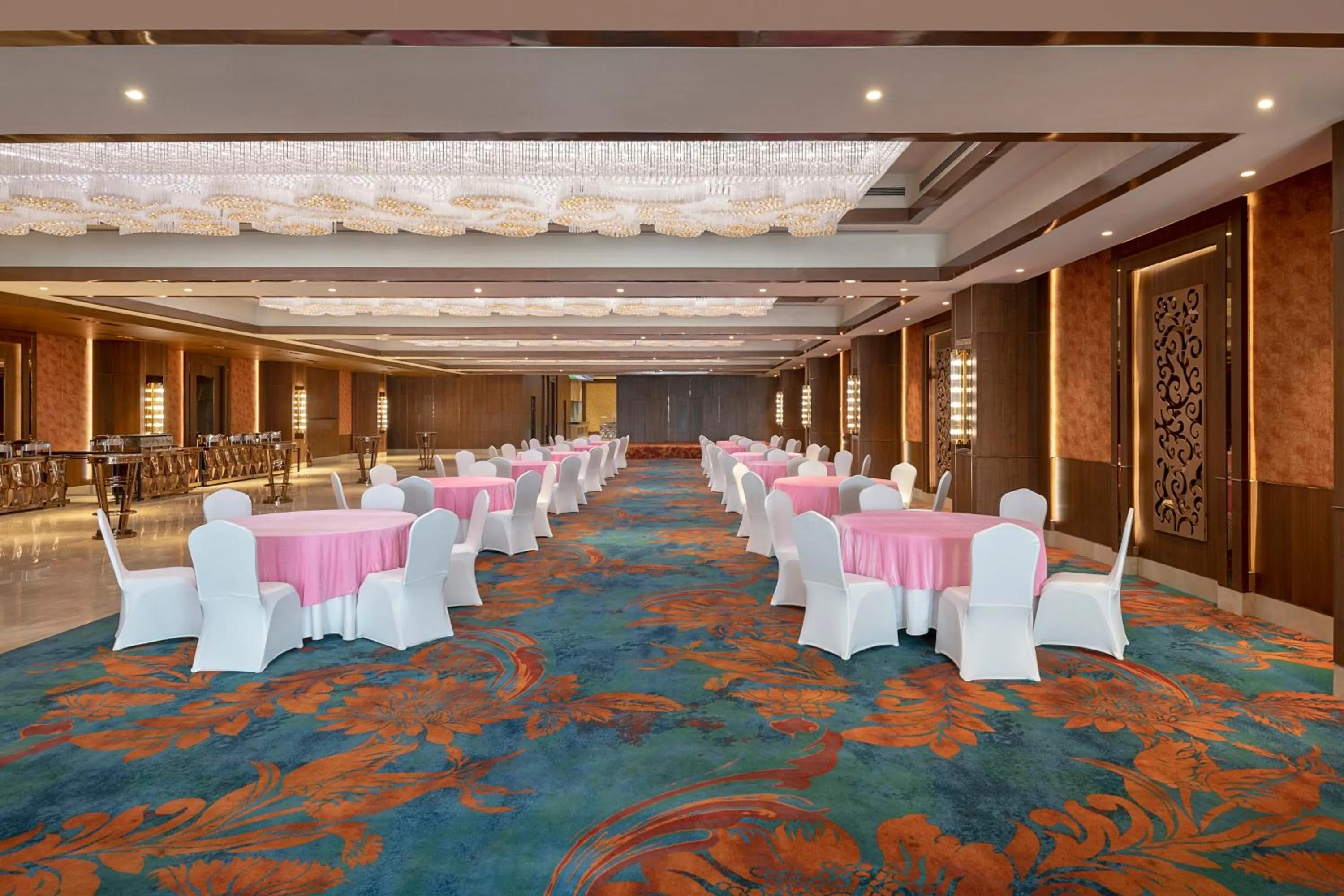 Banquet/Function facilities in Radisson Blu Towers Kaushambi Delhi NCR