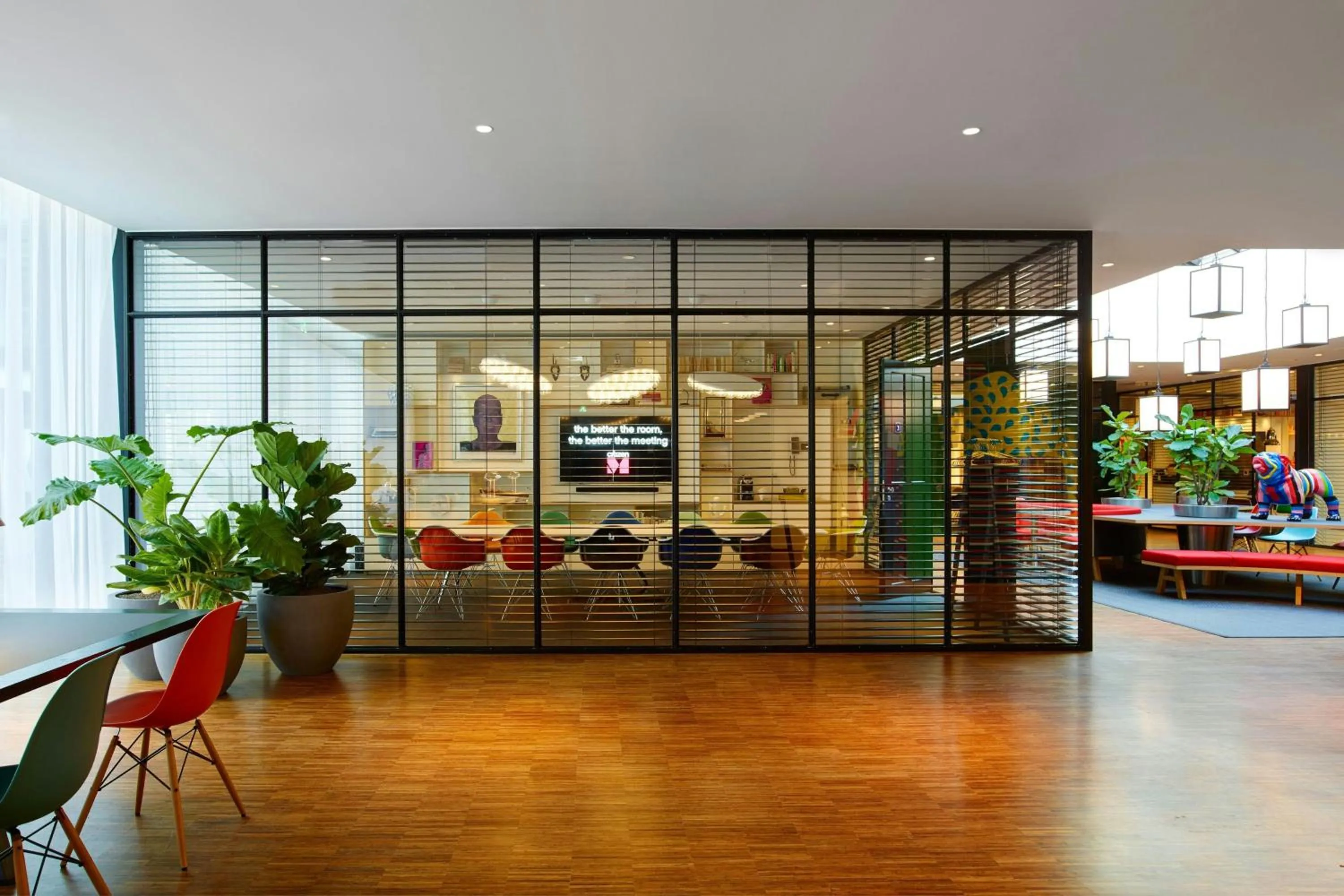 Meeting/conference room in citizenM Rotterdam