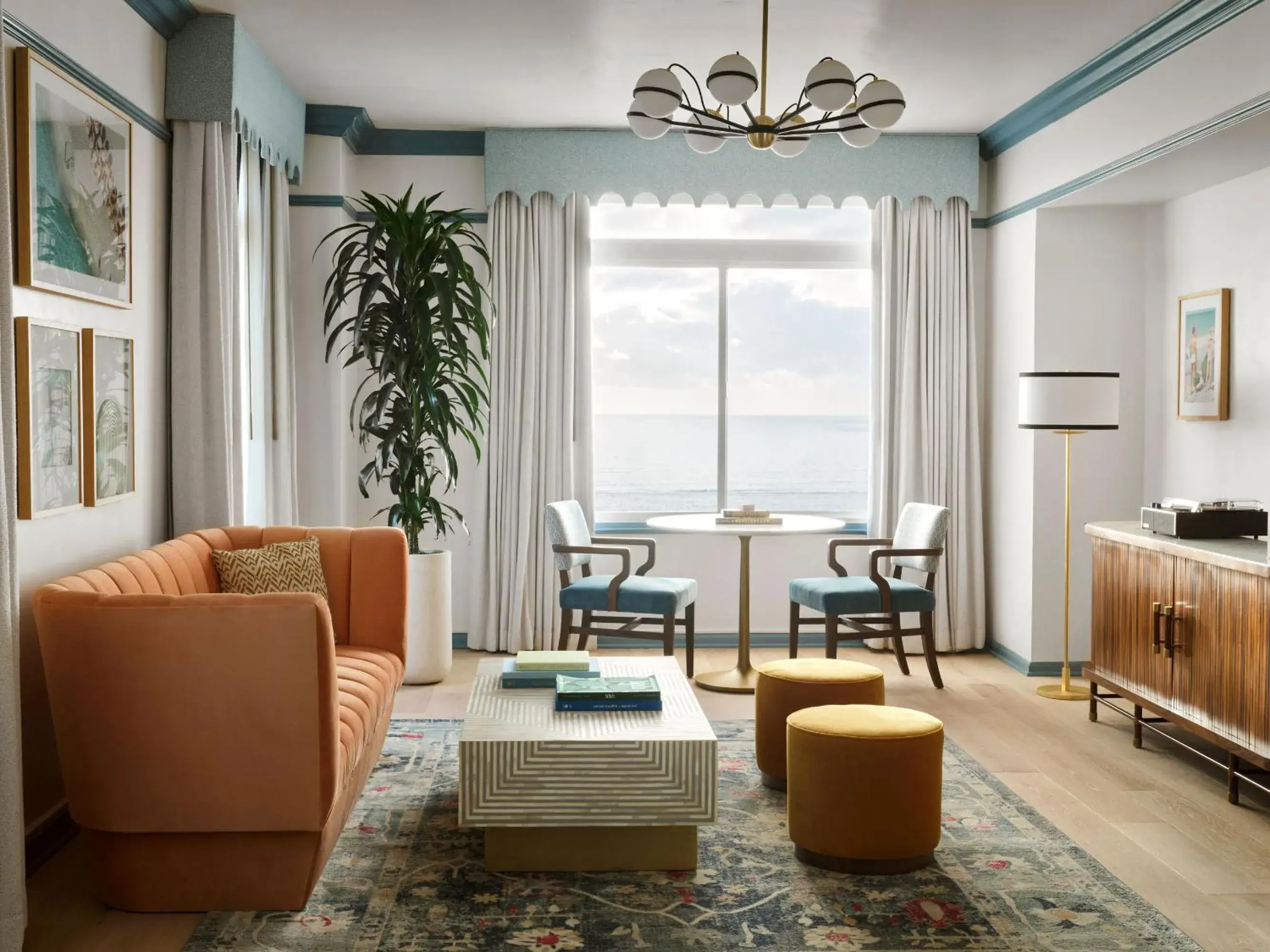 Living room in The Georgian Hotel Living room in The Georgian Hotel