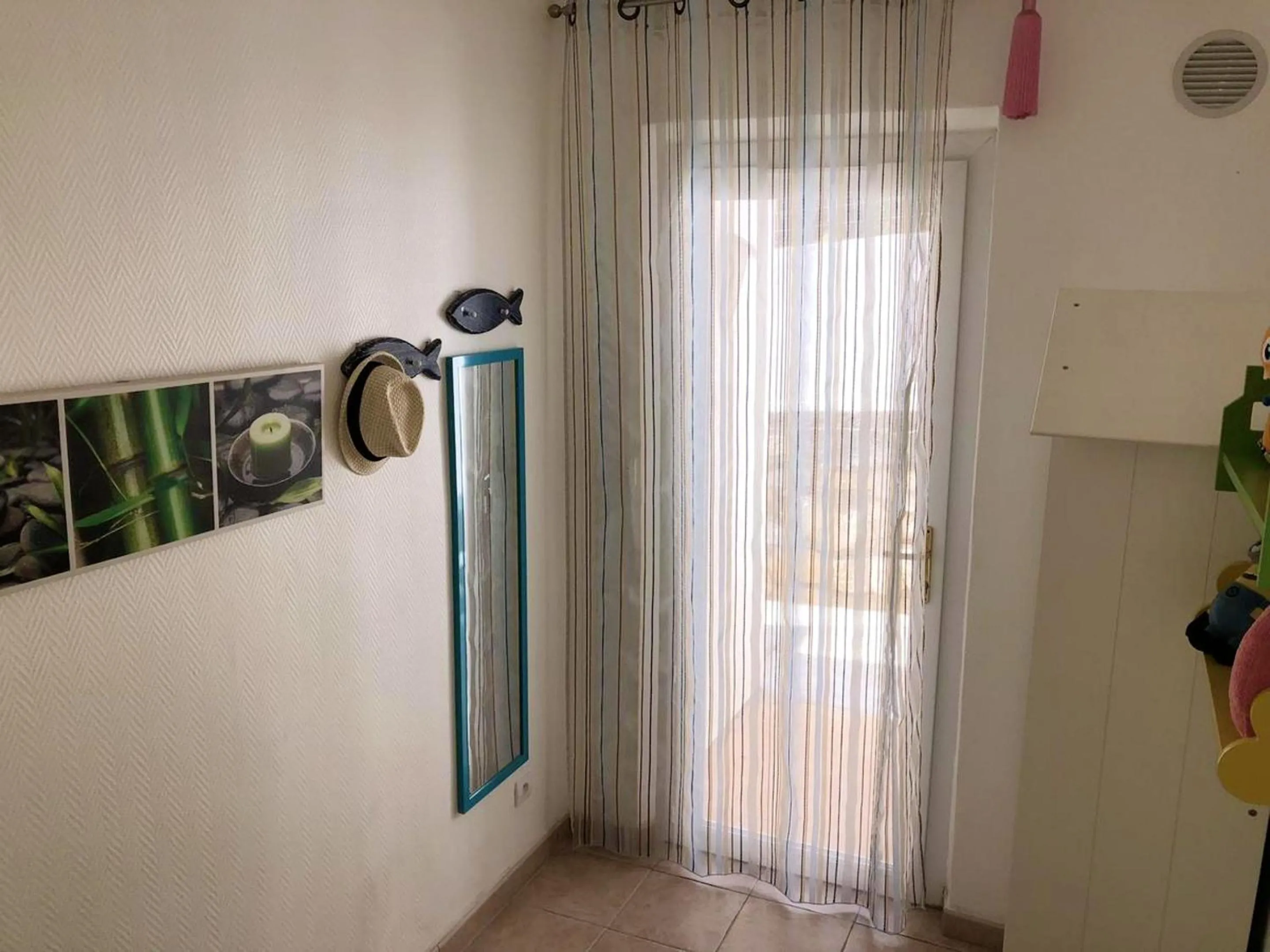 Photo of the whole room in Appartement moderne à Antibes avec jardin et terrasse