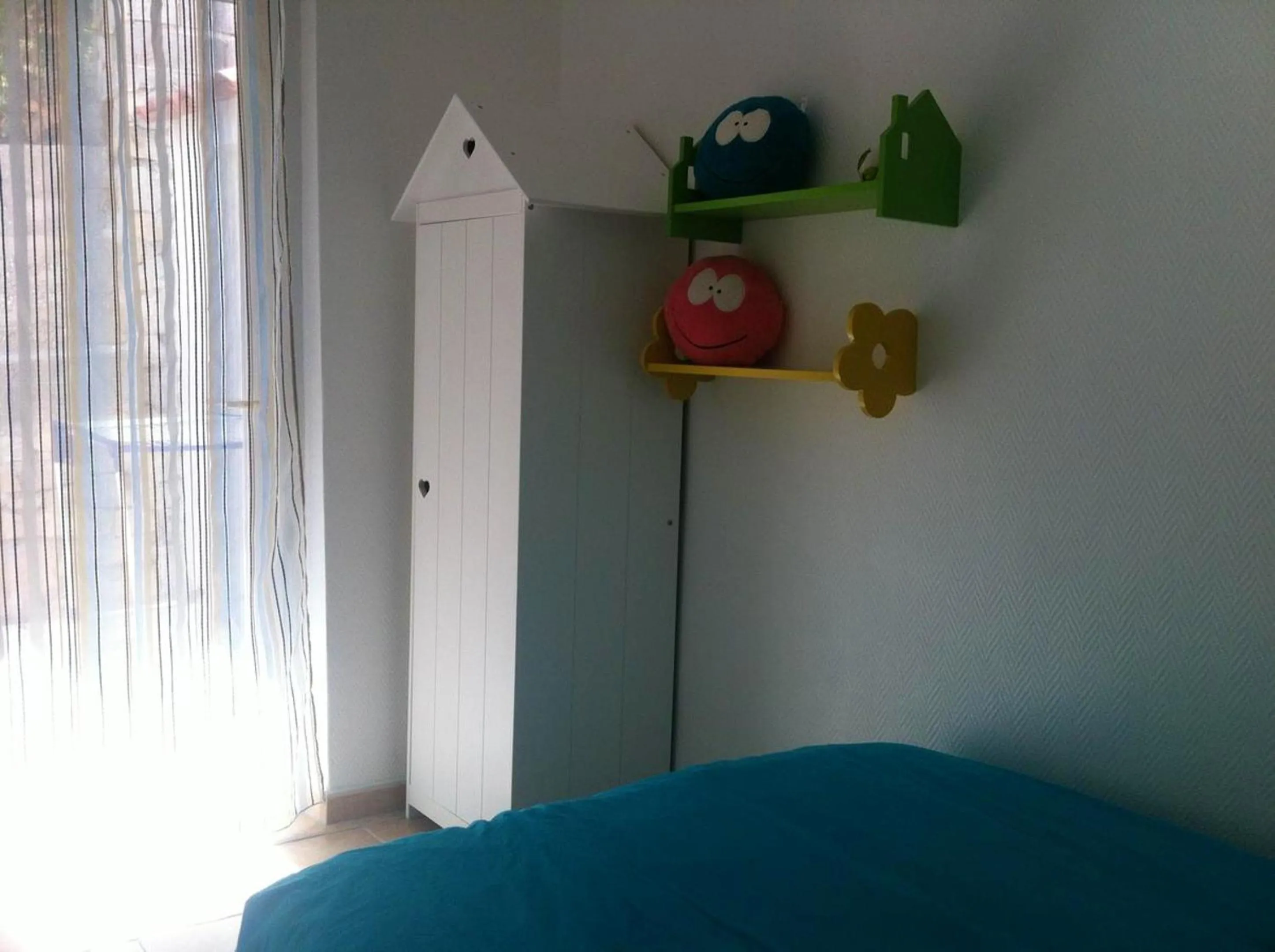 Photo of the whole room, Bed in Appartement moderne à Antibes avec jardin et terrasse