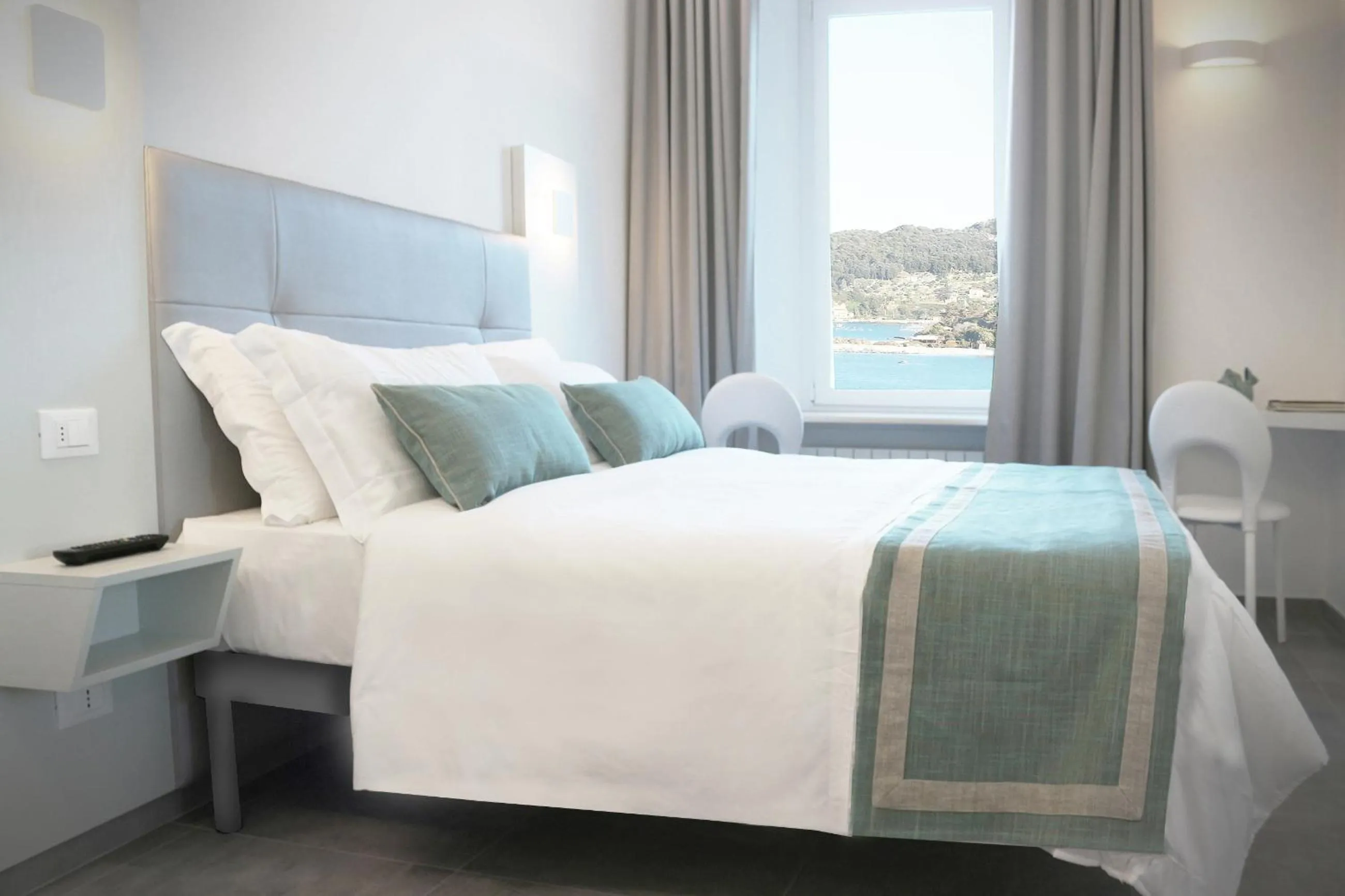 Sea view, Bed in L'Ancora