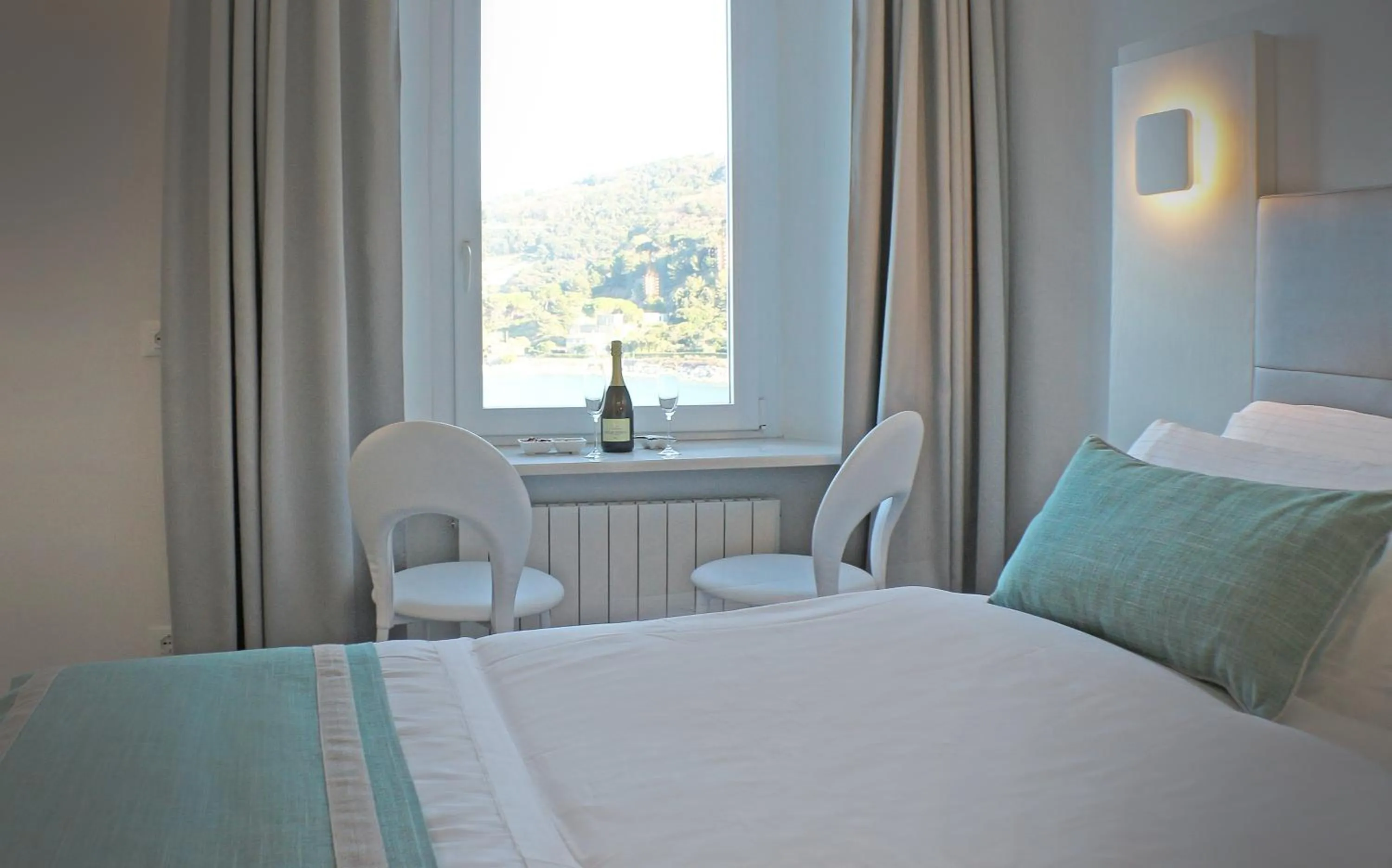 Sea view, Bed in L'Ancora